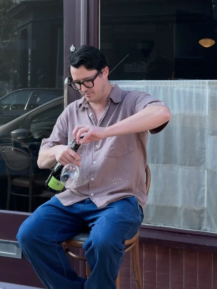 Tasting, walking and sipping when the sun shines