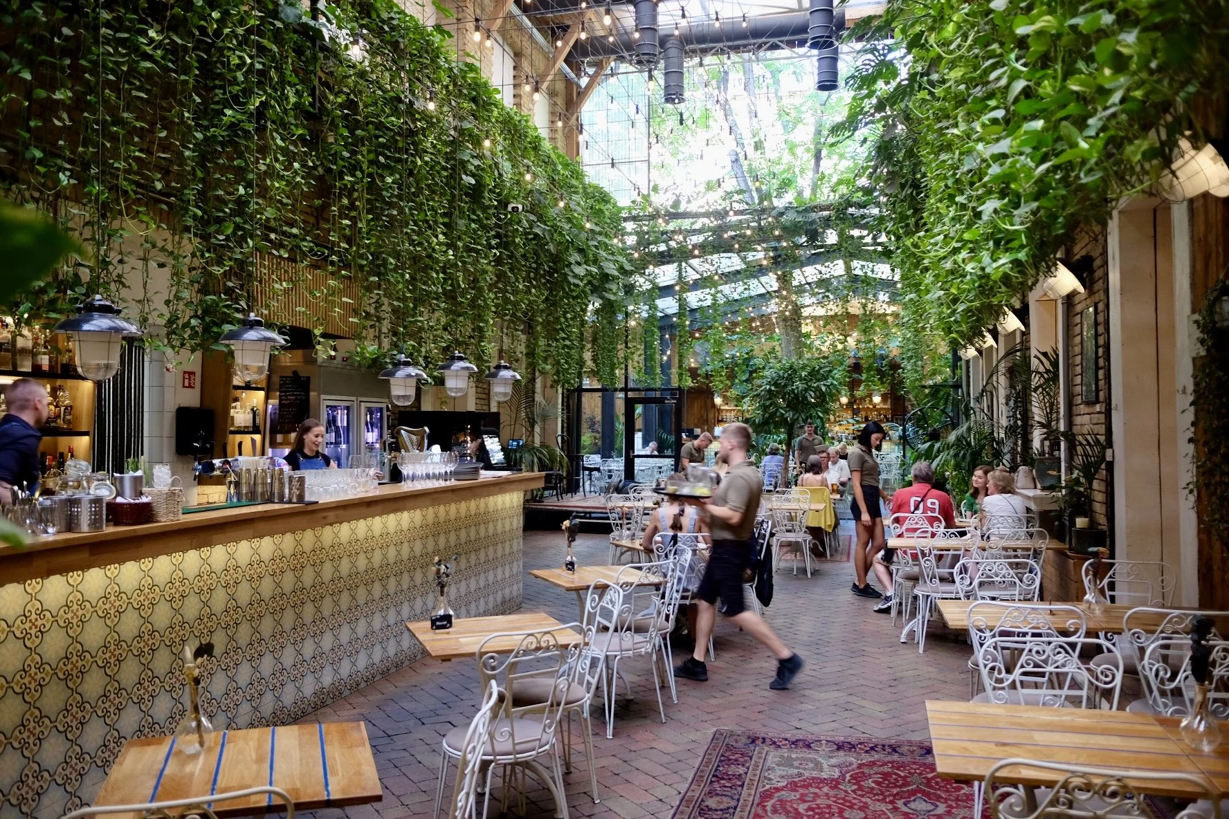 MazelTov_Budapest_IsraelRestaurant_TravelswithTesa.jpg