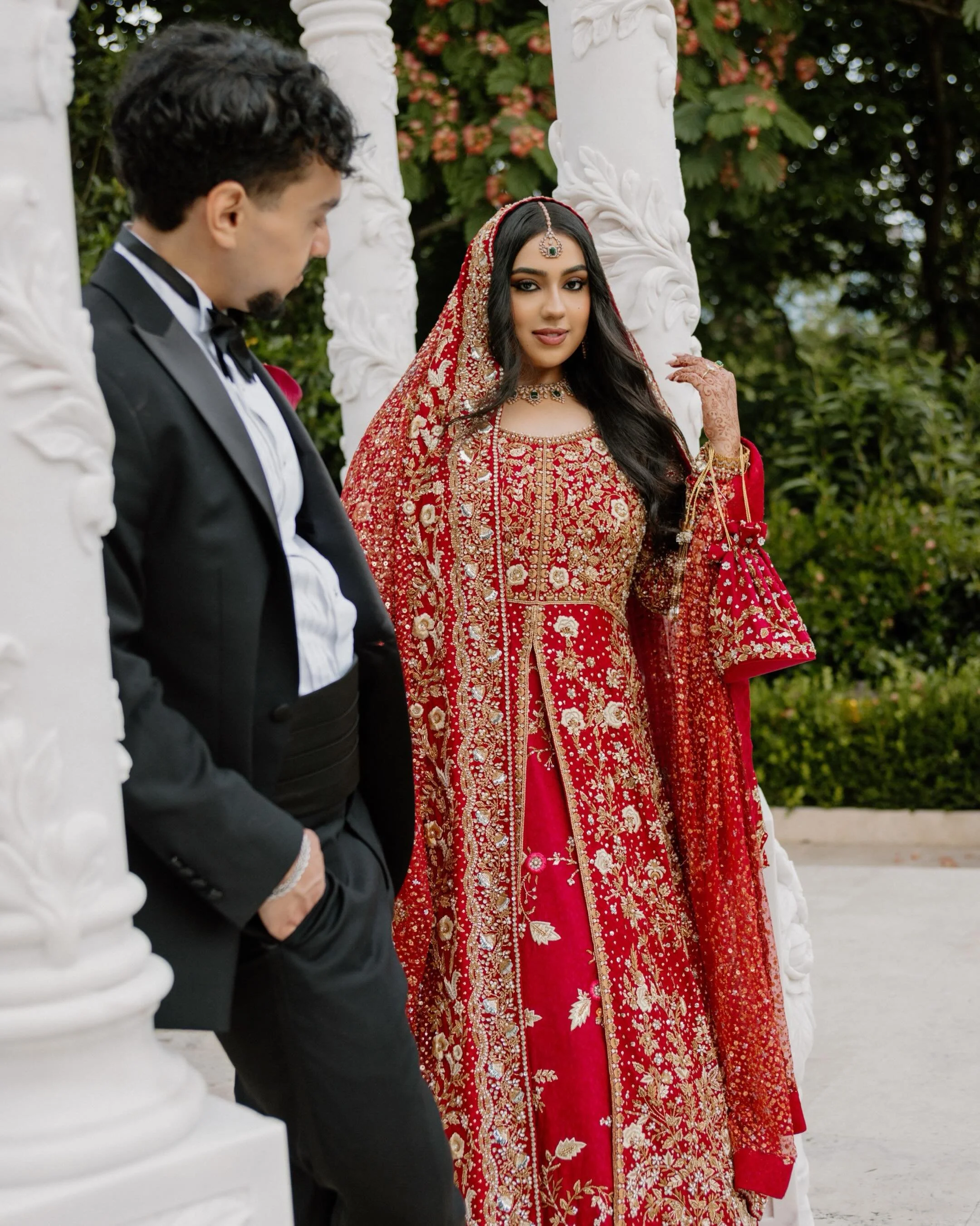 A mixture of digital and @fujifilm_profilm of the most gorgeous wedding day &hearts;️
-
-
Soha and Mohamed were not only incredible in front of the camera but so sweet and in love in person. It was such an easy day to photograph and I was beyond exci