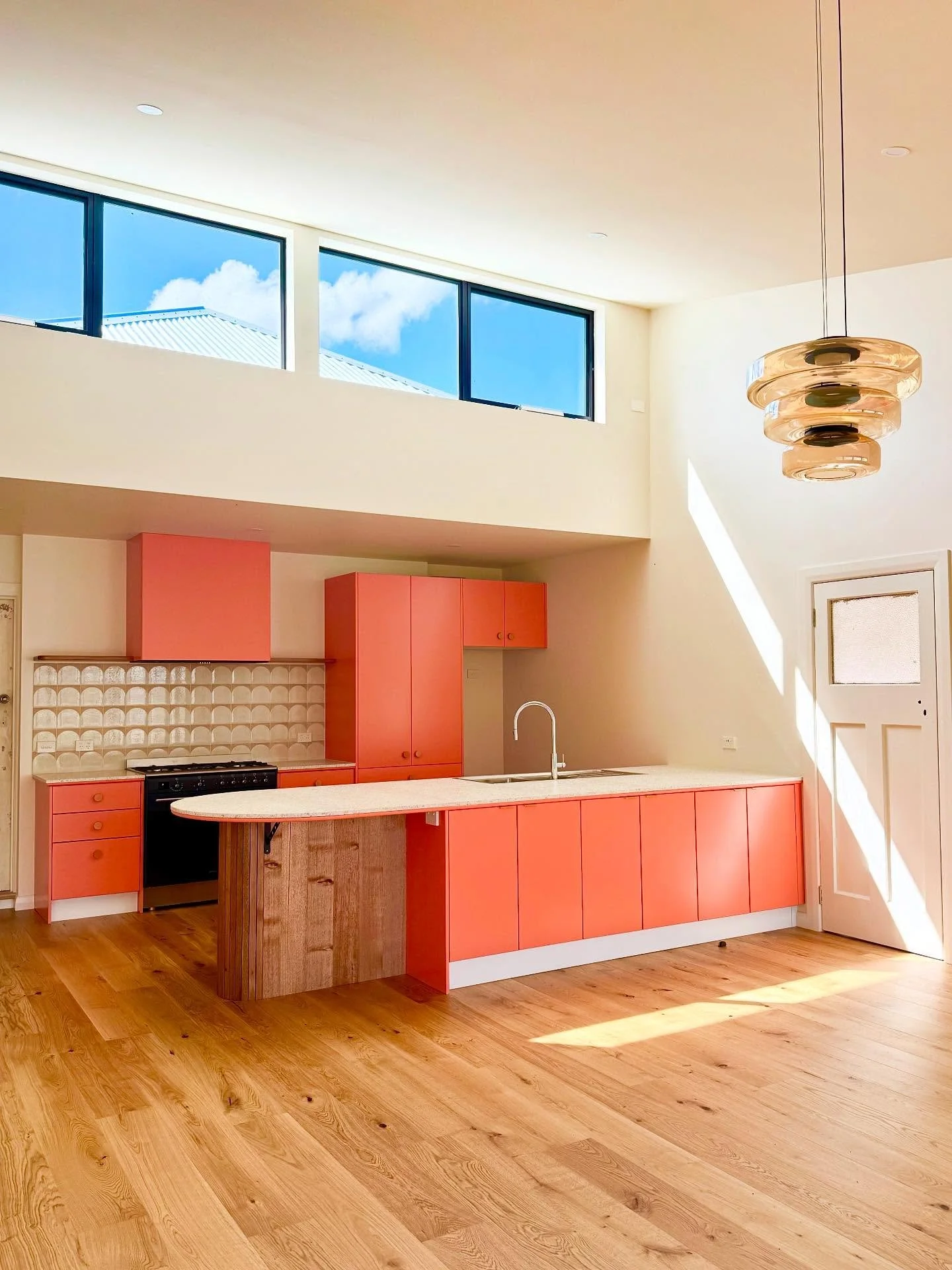 We are very excited to hand over this sweet new extension behind a relocated Edwardian treasure. A thoughtful mix of reused, repurposed, vintage, and new — creating a distinctive, playful, nostalgic vibe. We love helping our clients bring their