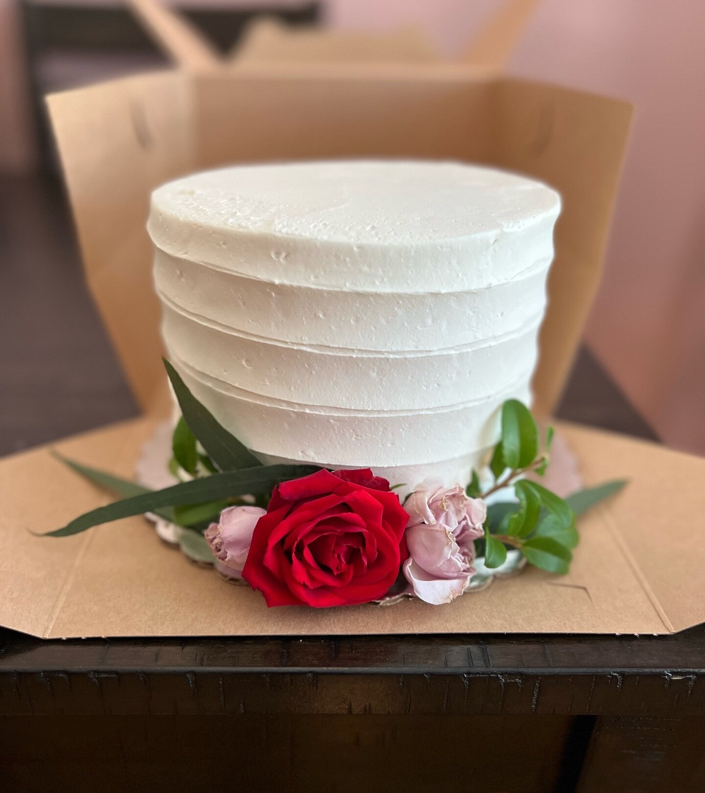 Fresh Flower Friday
.
.
.
.
.
#freshflowers #freshflower #freshflowercake #freshflowerfriday #freshflowersfridays #cake #cakedecorating #cakedesign #cakes #cakesofinstagram #cakestagram #cakesofig #cakesdaily #cakesofinsta #cakesgram #buttercream #bu