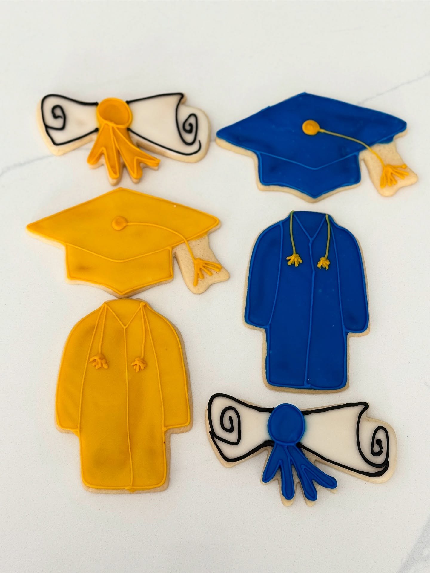 🎓
.
.
.
.
.
#graduation #graduationcookies #diploma #sugarcookiedecorator #sugarcookiesdecorating #sugarcookiesofinstagram #sugarcookie #cookie #cookies #cookiestagram #cookiesofinsta #cookieoftheday #supportlocal #supportsmallbusiness #elsegundo #m