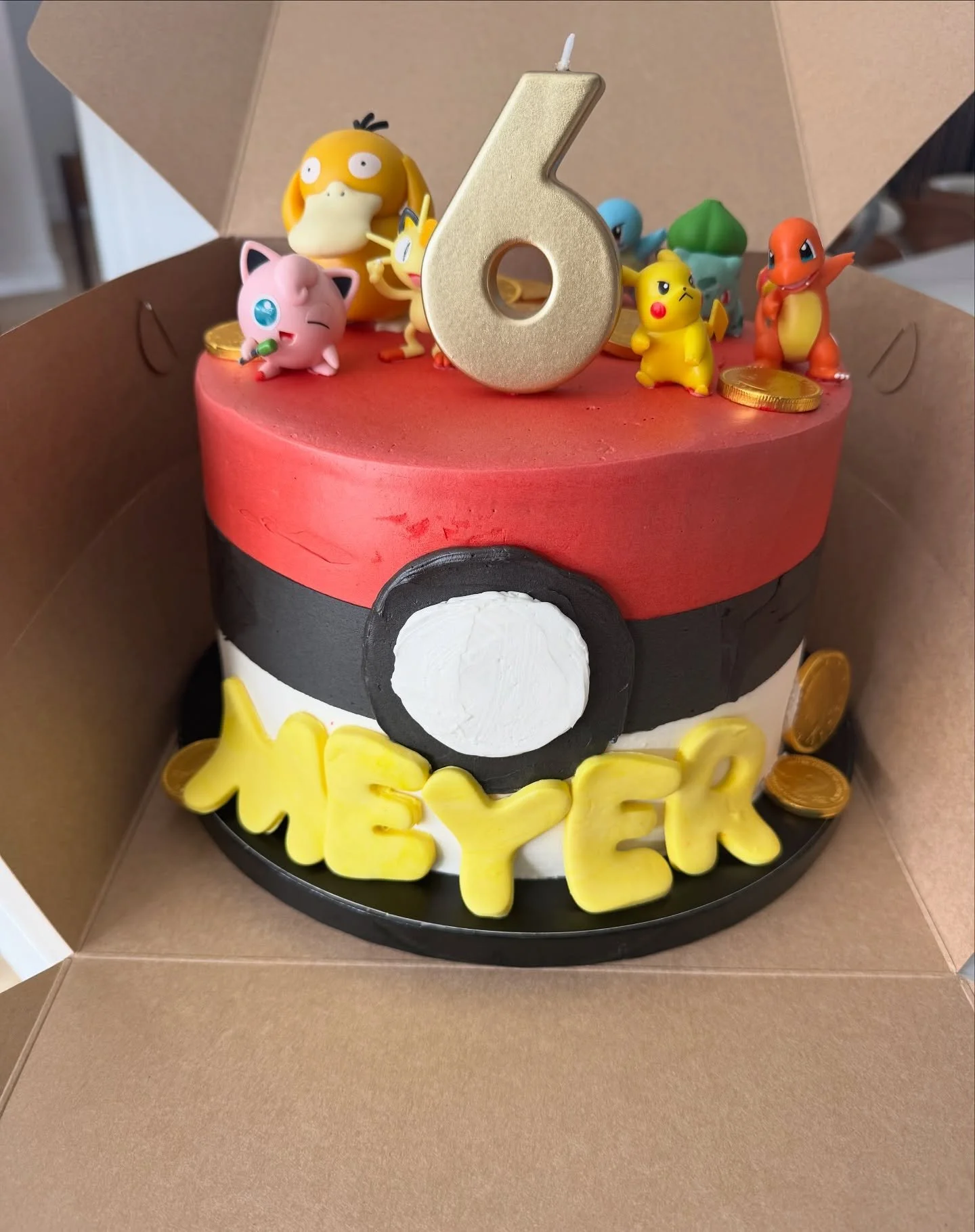 Meyer&rsquo;s Pok&eacute;mon cake
.
.
.
.
.
#pokemon #pok&eacute;mon #pokemoncake #pokeball #pok&eacute;ball #6 #6thbirthday #6thbirthdaycake #6thbirthdayparty #cakes #cake #cakesofinstagram #cakestagram #cakesofinsta #cakesofig #cakeideas #cakedecor