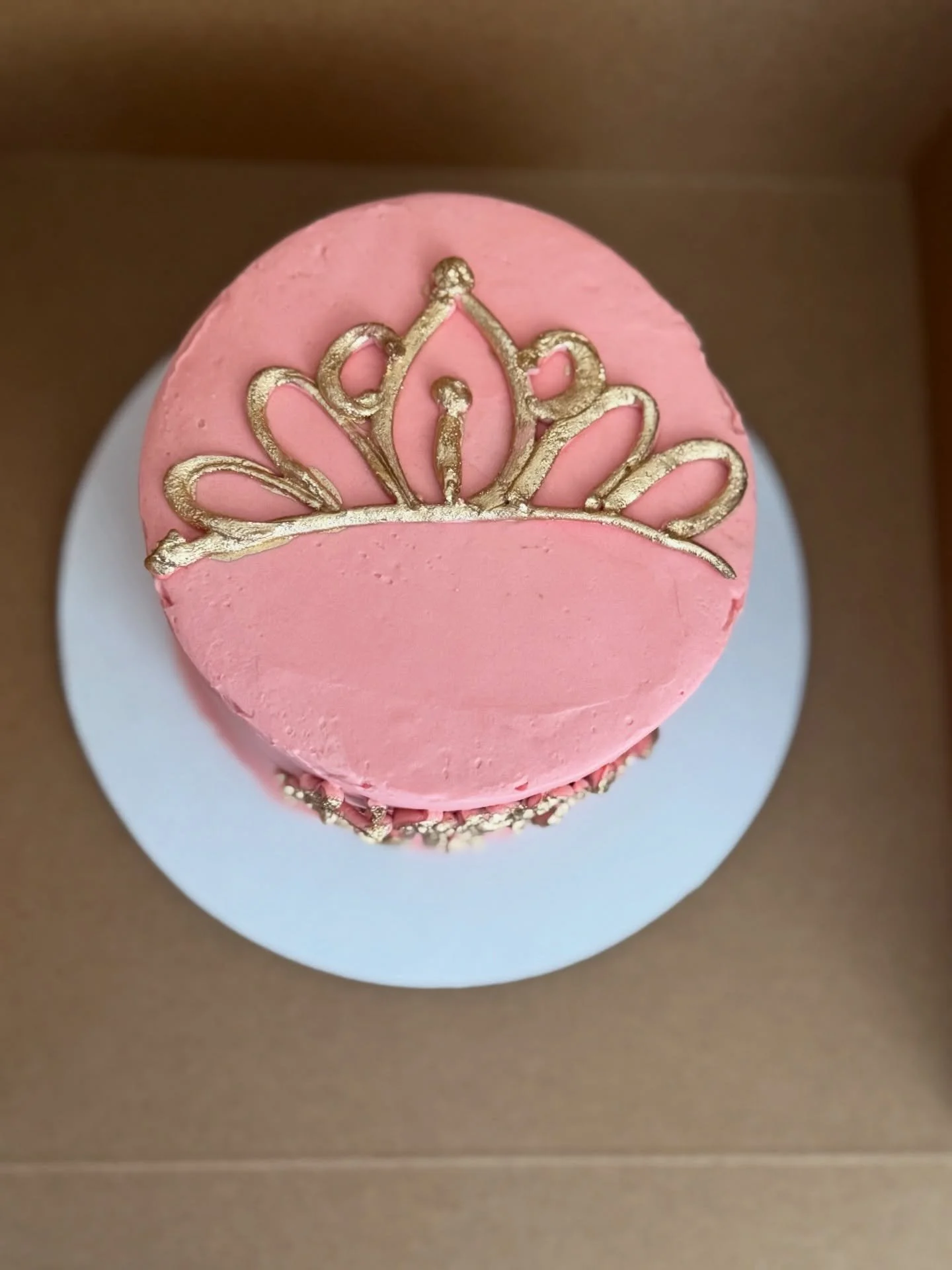 Cake for a Queen 🫅 
.
.
.
.
.
#happybirthday #birthday #madewithlove❤️mumm