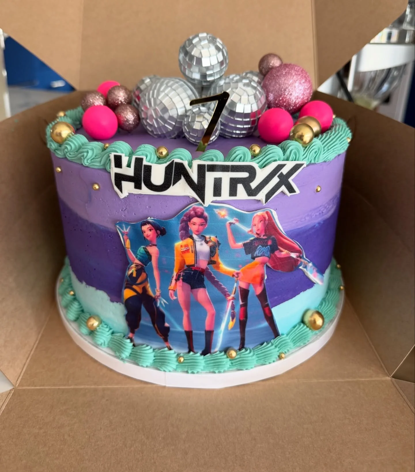 Jamie&rsquo;s KPop Demon Hunters 7th birthday cake
.
.
.
.
.
#kpopdemonhunters #kpopdemonhuntersnetflix #kpopdemonhunterscake #huntrix #7 #7thbirthday #7thbirthdaycake #7thbirthdayparty #cake #cakes #cakesofinstagram #cakestagram #cakesofinsta #cakes