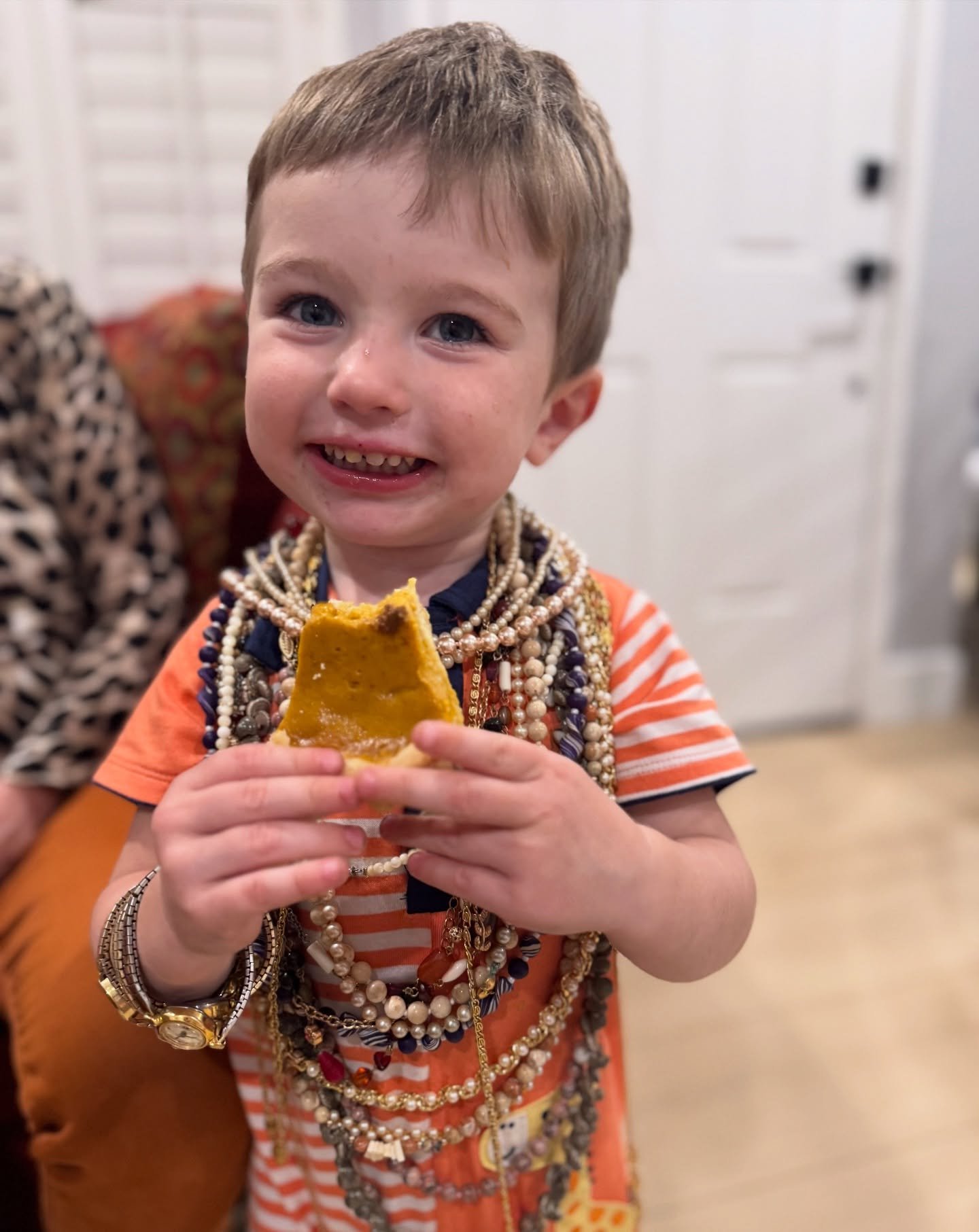 Happy Thanksgiving from Callum enjoying a slice of pumpkin pie 😋
.
.
.
.
.
#thanksgiving #pumpkinpie #pie #supportlocal #supportsmallbusiness #elsegundo #madewithlove❤️mumm