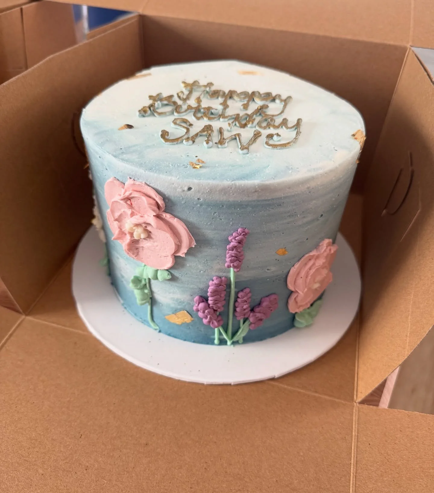 🌸🪻
.
.
.
.
.
#happybirthday #birthday #birthdaycakeideas #birthdaycake #cake #cakes #cakedecorating #cakesofinstagram #cakestagram #cakesofinsta #cakesofig #cakeideas #buttercreamcakes #buttercreamcakedesign #buttercreamfrosting #paletteknifecake #