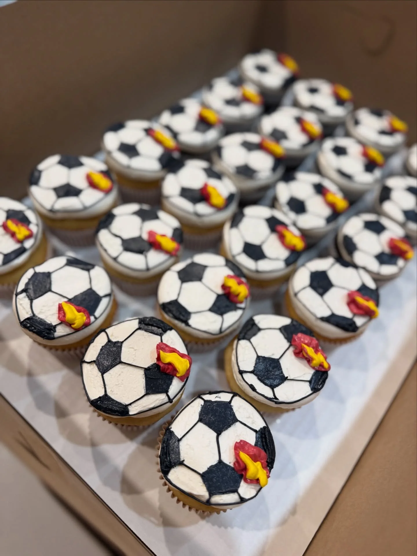 I hope your holidays were 🔥 
.
.
.
.
.
#soccer #soccerball #cupcakes #cupcake #cupcakeoftheday