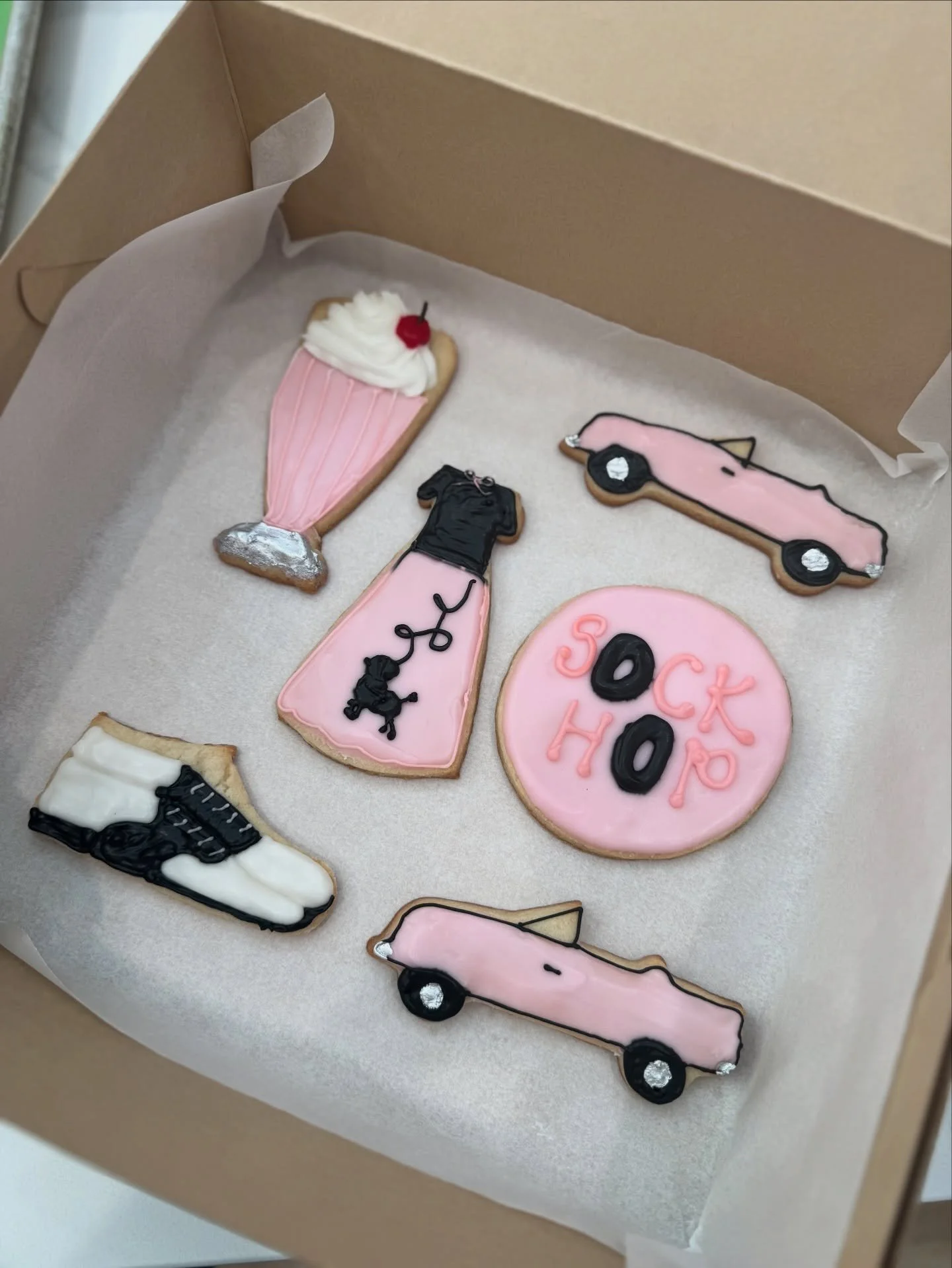 50s themed sugar cookies 
.
.
.
.
.
#sockhop #sugarcookiedecorating #sugarcookiesofinstagram #sugarcookie #cookie