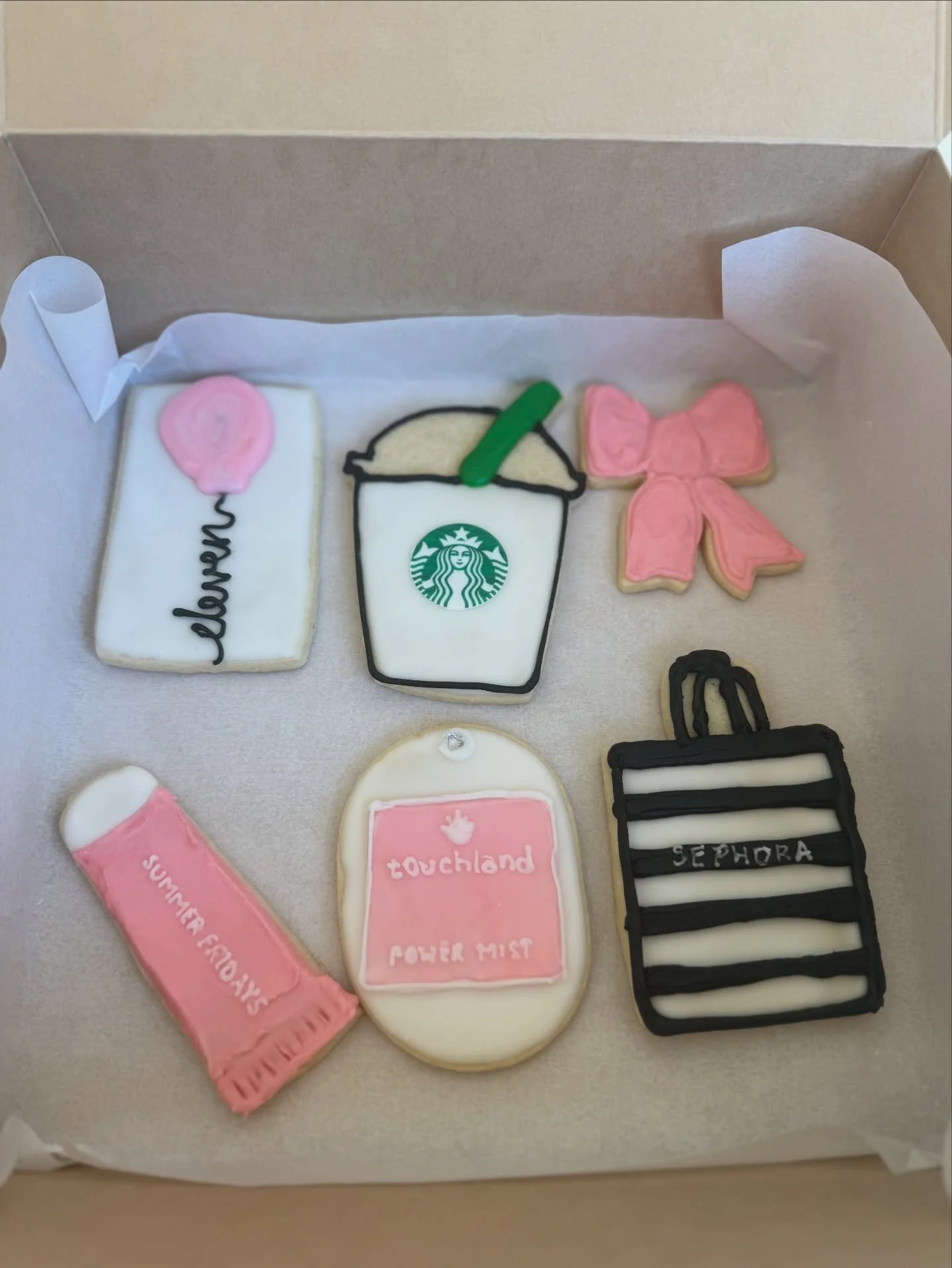 💕🎀💄👛
.
.
.
.
.
#sephora #touchland #summerfridays #starbucks #sugarcookies