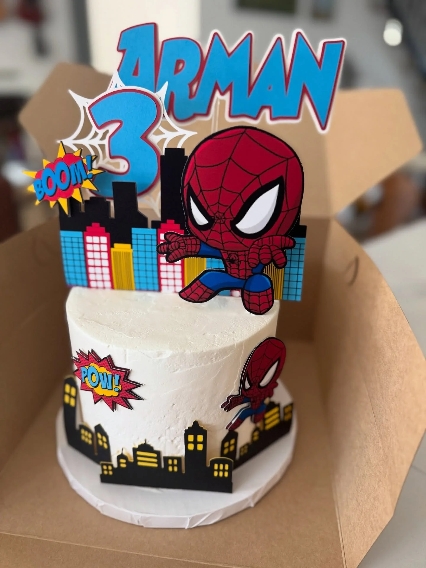 Arman&rsquo;s Spidey birthday treats
.
.
.
.
.
Cake decorations: 
#spidey #cake #cakepops #cakepop #buttercream