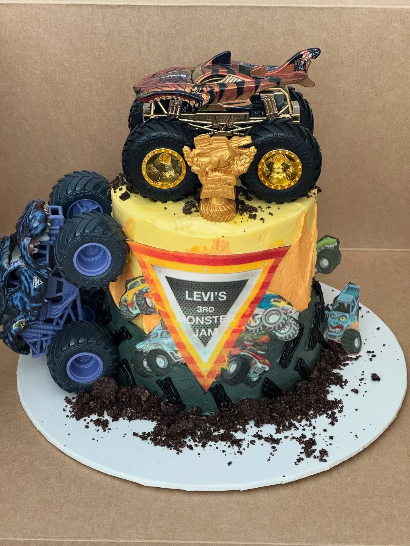 Levi&rsquo;s 3rd Monster Jam
.
.
.
.
.
#monsterjam #cake #3rdbirthday #buttercream #ediblephoto