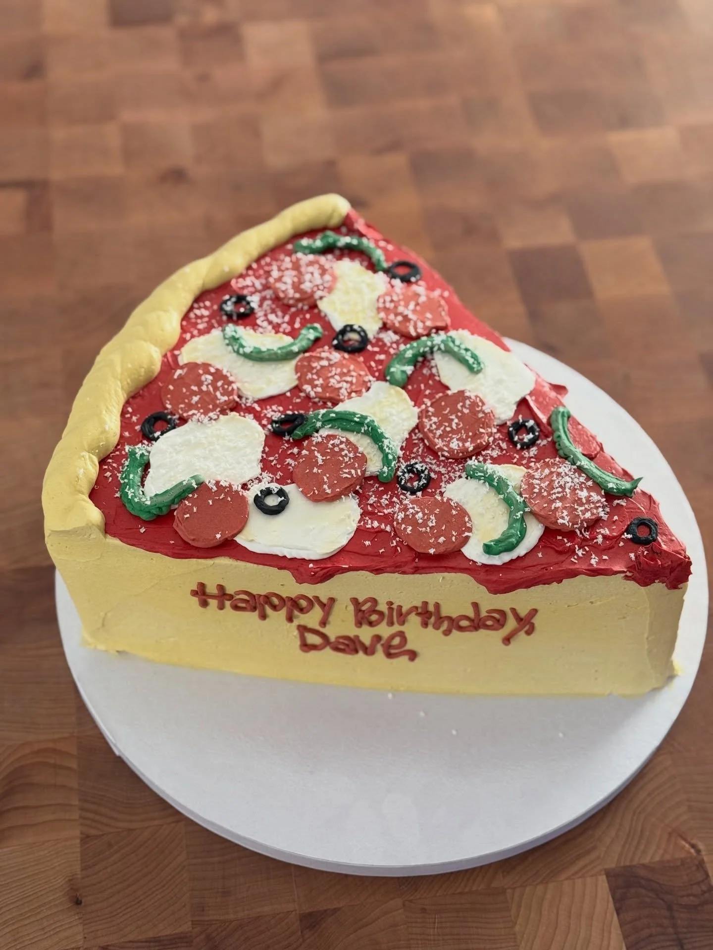 Dave&rsquo;s Deep Dish Pizza 🍕 
.
.
.
.
.
#pizzacake #cake #buttercream #happybirthday #cakes