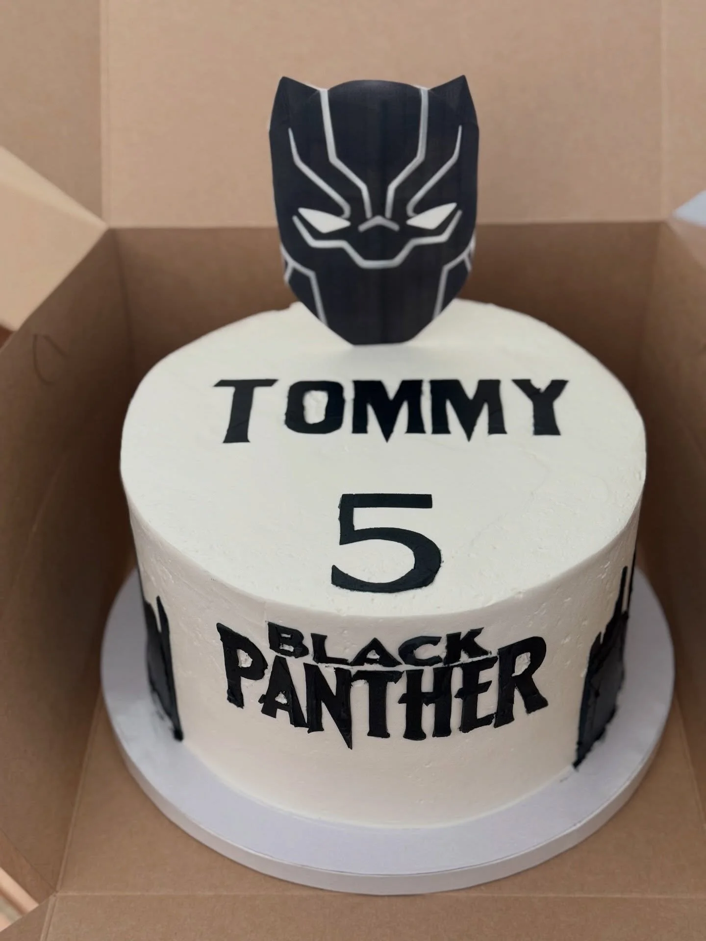 Tommy&rsquo;s Black Panther Birthday
.
.
.
.
.
#blackpanther #blackpantherwakandaforever #cake #buttercream #5