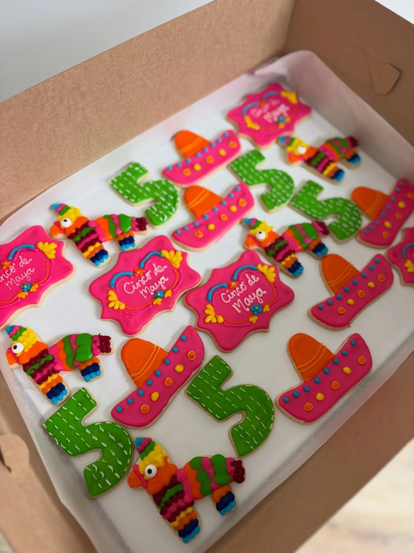 Cinco de Maya 
.
.
.
.
.
#5 #sugarcookies #sugarcookiesofinstagram #sombrero #pi&ntilde;ata