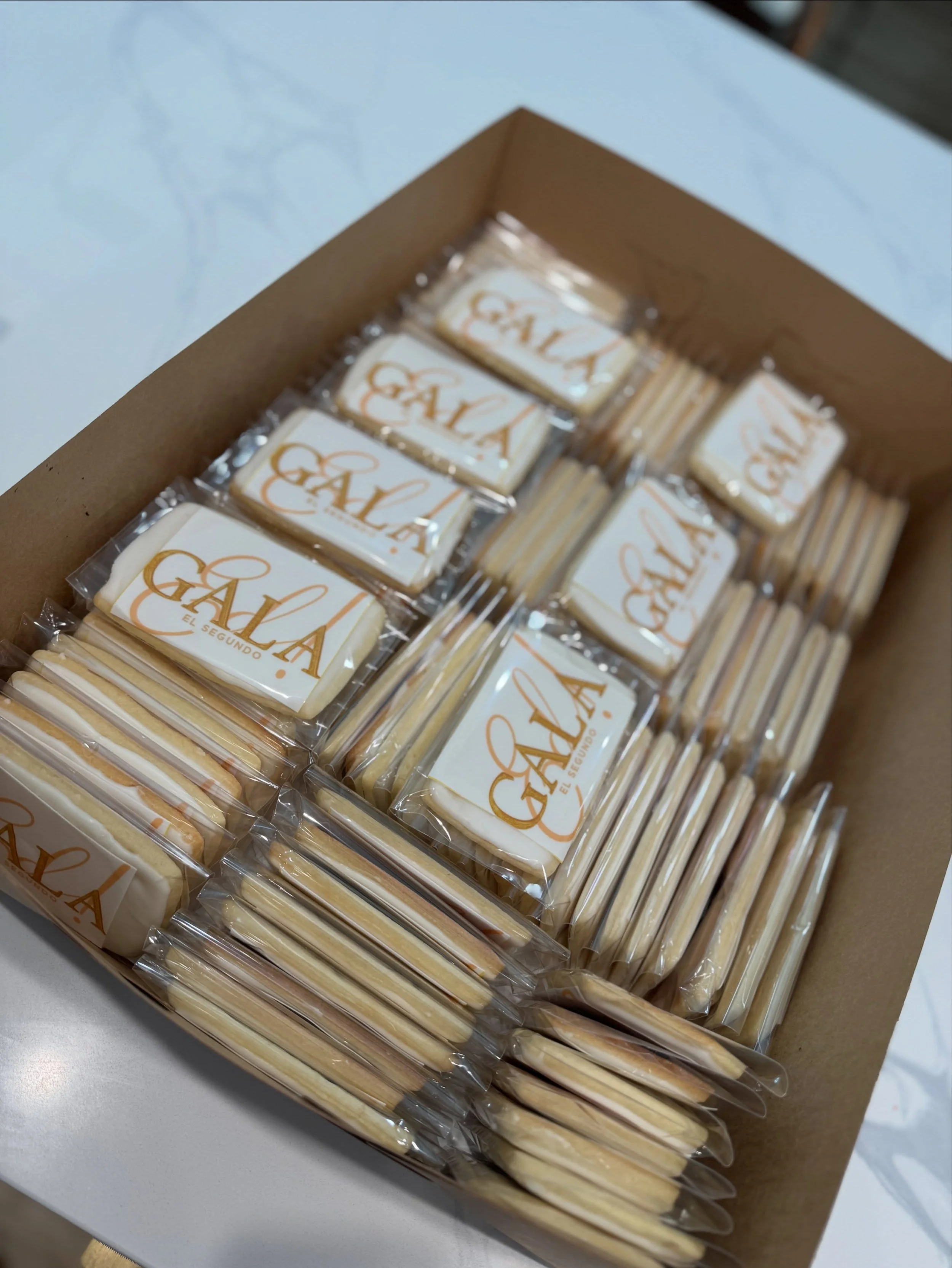 What a great night last night for the Ed! Gala 💛 I donated over 300 sugar cookies for the VIP tables and was finally able to actually attend this year! It was so nice to see some of my clients out in the wild 😜