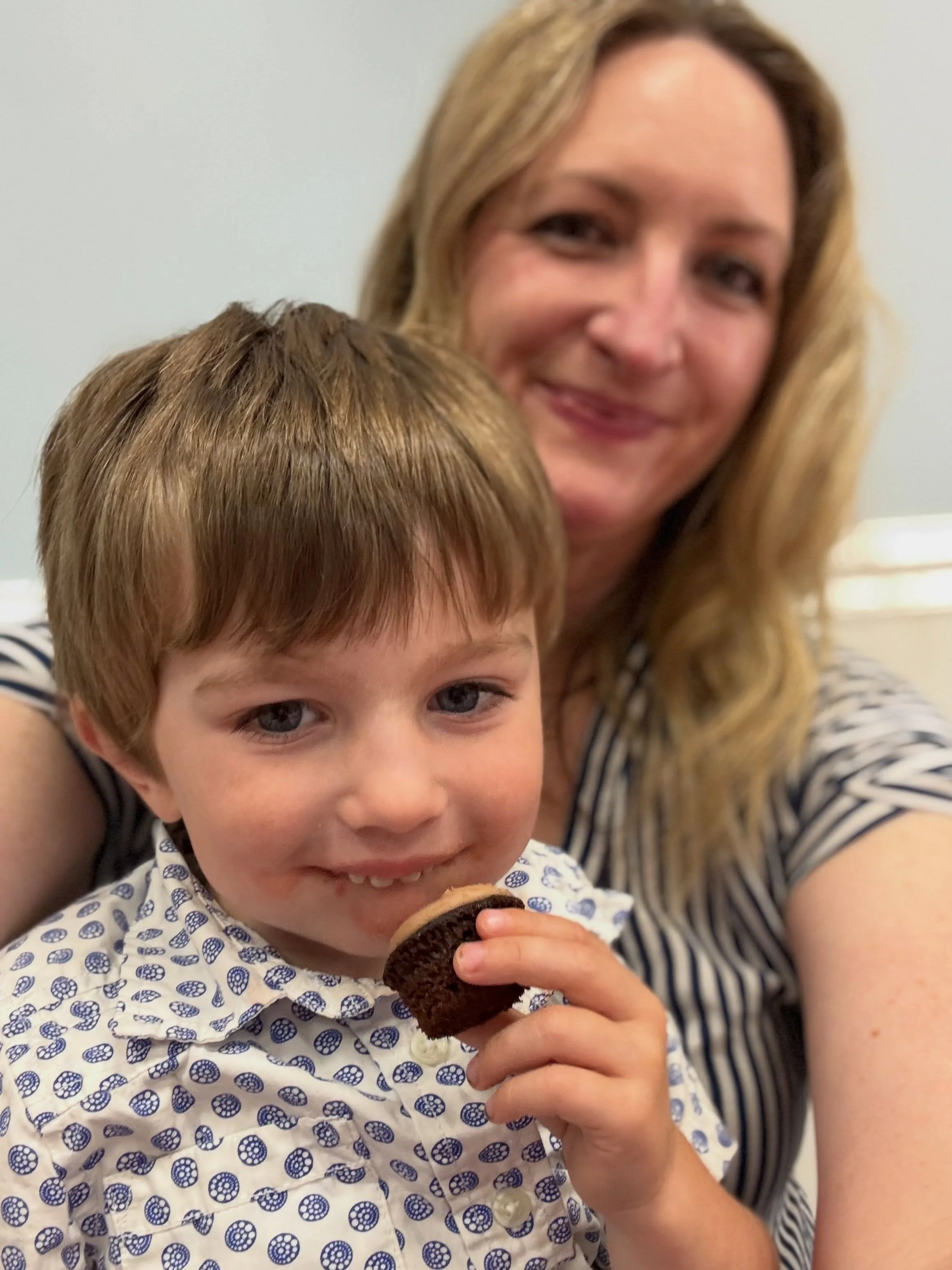 Happy Mother&rsquo;s Day!
.
.
.
.
.
#minicupcakes #chocolate #cupcake #buttercream #chocolatebuttercream