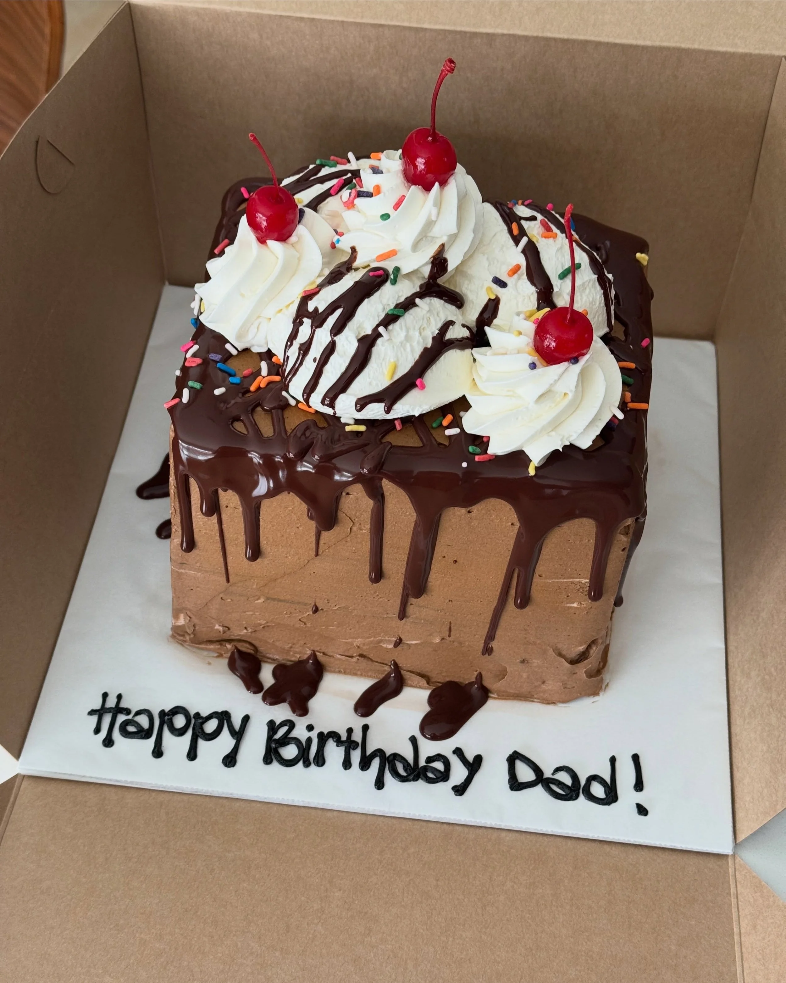 Cappuccino &ldquo;Brownie&rdquo; Sundae Cake
.
.
.
.
.
#cappucino #browniesundae #cake #buttercream #happybirthday