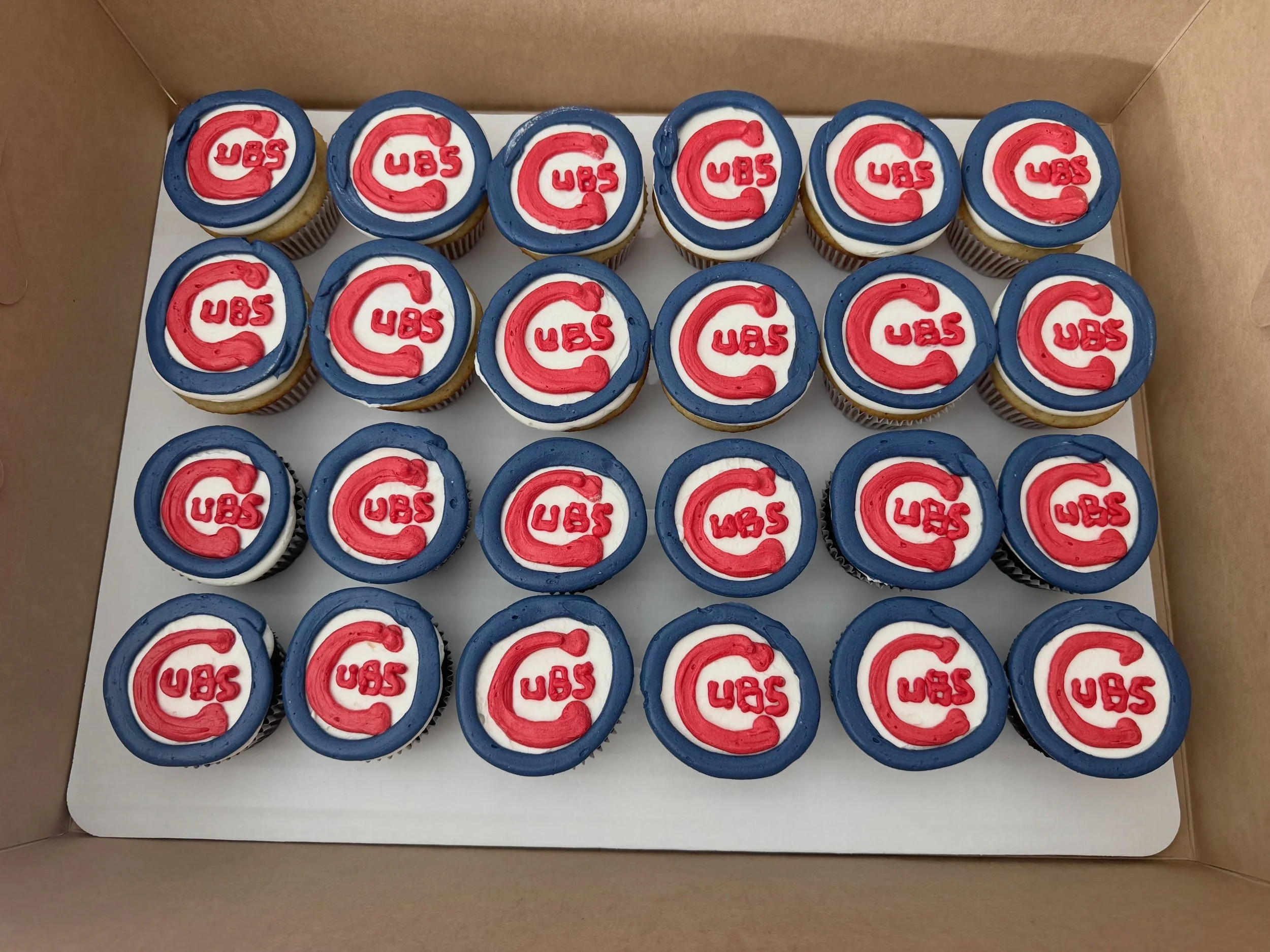 End of the baseball season team treats! ⚾️ 🐻 
.
.
.
.
.
#cupcakes #cubs #buttercream #cupcake #cupcakeoftheday