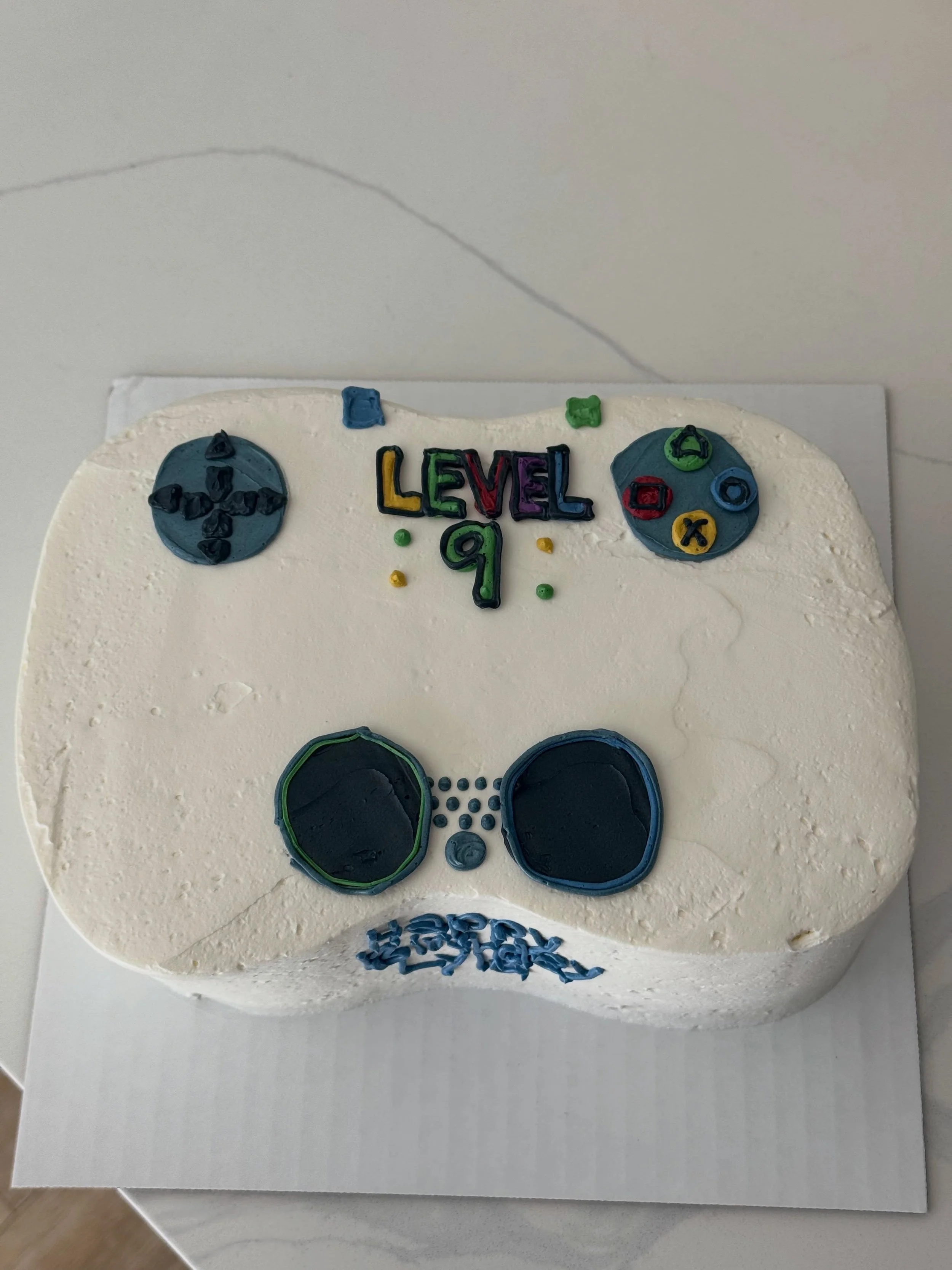 Lyle Level 9
.
.
.
.
.
#gaming #controller #cake #buttercream #sugarcookies