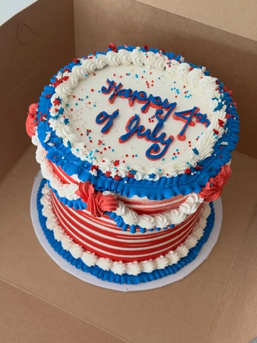 Wishing everyone a happy and safe 4th of July! 🇺🇸 🎆 
.
.
.
.
.
#4thofjuly #cake #cakes #buttercream #4thofjulycake
