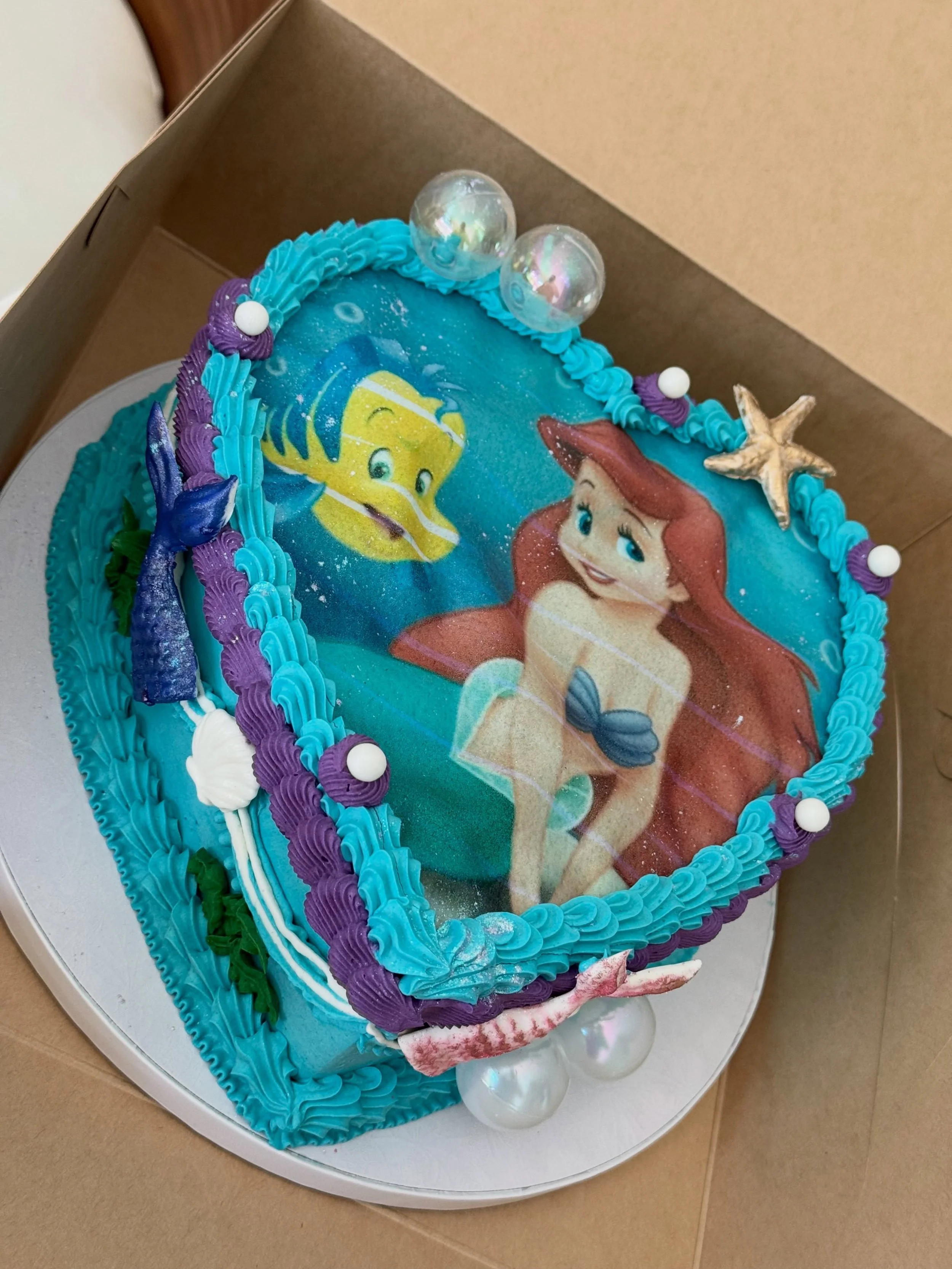 TBT to Emilia&rsquo;s birthday 🧜🏻&zwj;♀️ 🐠 
.
.
.
.
.
#thelittlemermaid #cake #heartshape #buttercream #glutenfree