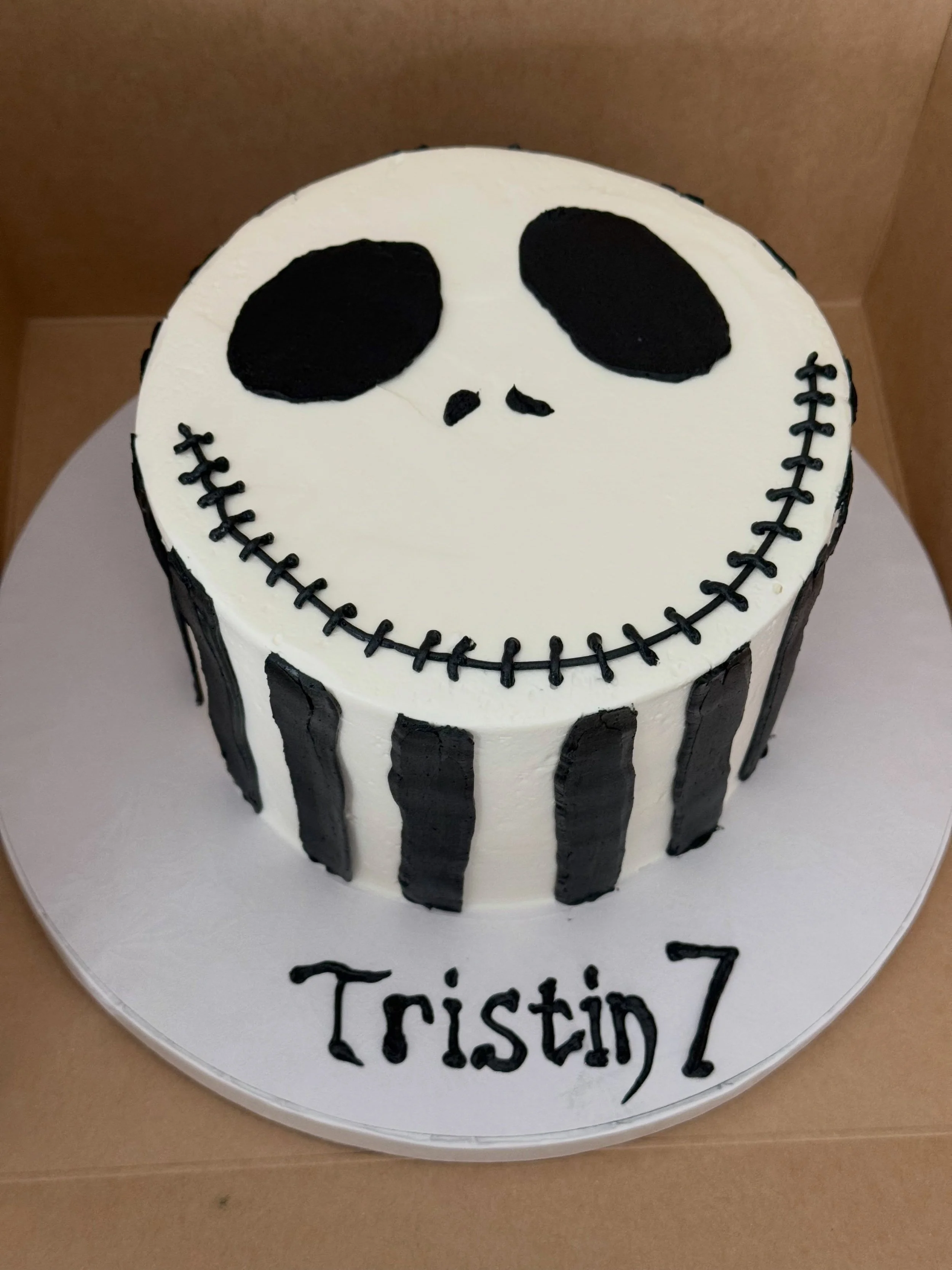 Tristin&rsquo;s Jack Skellington 7th Birthday 🖤🤍
.
.
.
.
.
#jackskellington #cake #cakes #buttercream #7