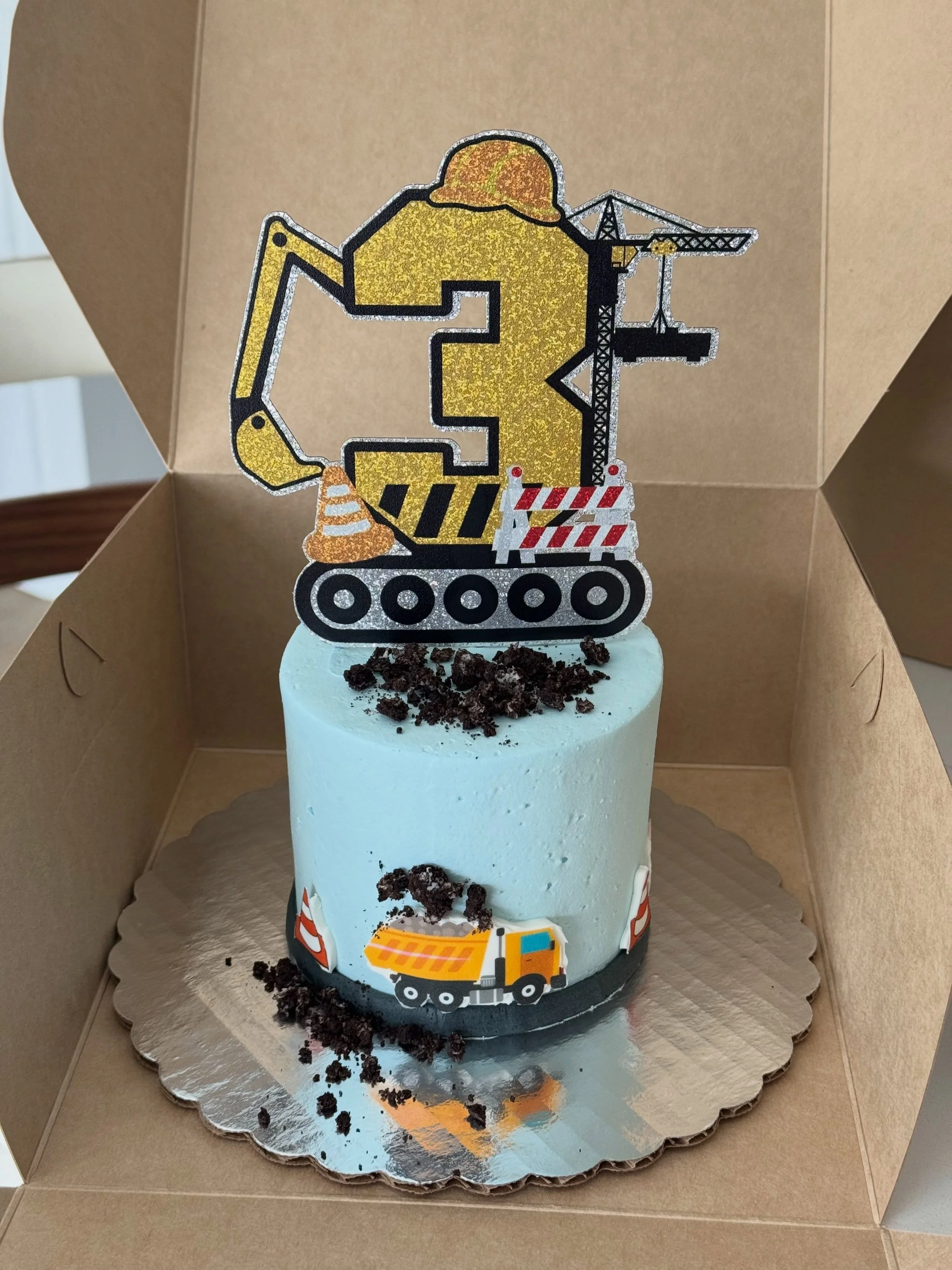 TBT to Avi&rsquo;s 3rd Birthday/Ezra&rsquo;s 1st Birthday
.
.
.
.
.
#cake #smashcake #buttercream #3 #1stbirthday
