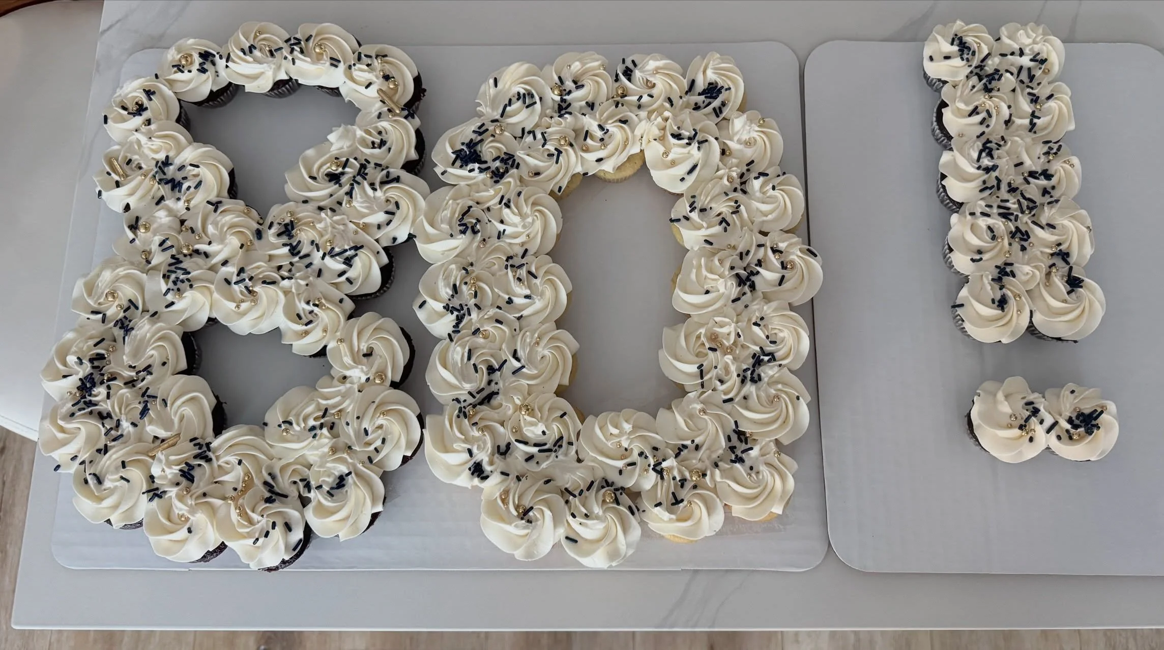 New City Church celebrated their 80th Birthday on Sunday! 
.
.
.
.
.
#minicupcakes #pullapartcupcakes #buttercream #80 #birthday