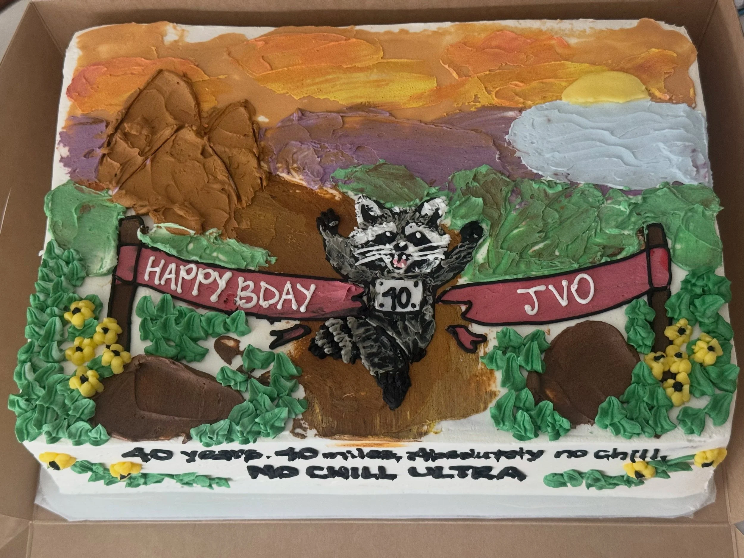 When your client says that she has kind of a weird idea for a cake but IMO the more unique and personalized the better! 40 years. 40 miles. Absolutely no chill. No Chill Ultra 🦝
.
.
.
.
.
#40thbirthday #cake #buttercream #handdrawn #raccoon