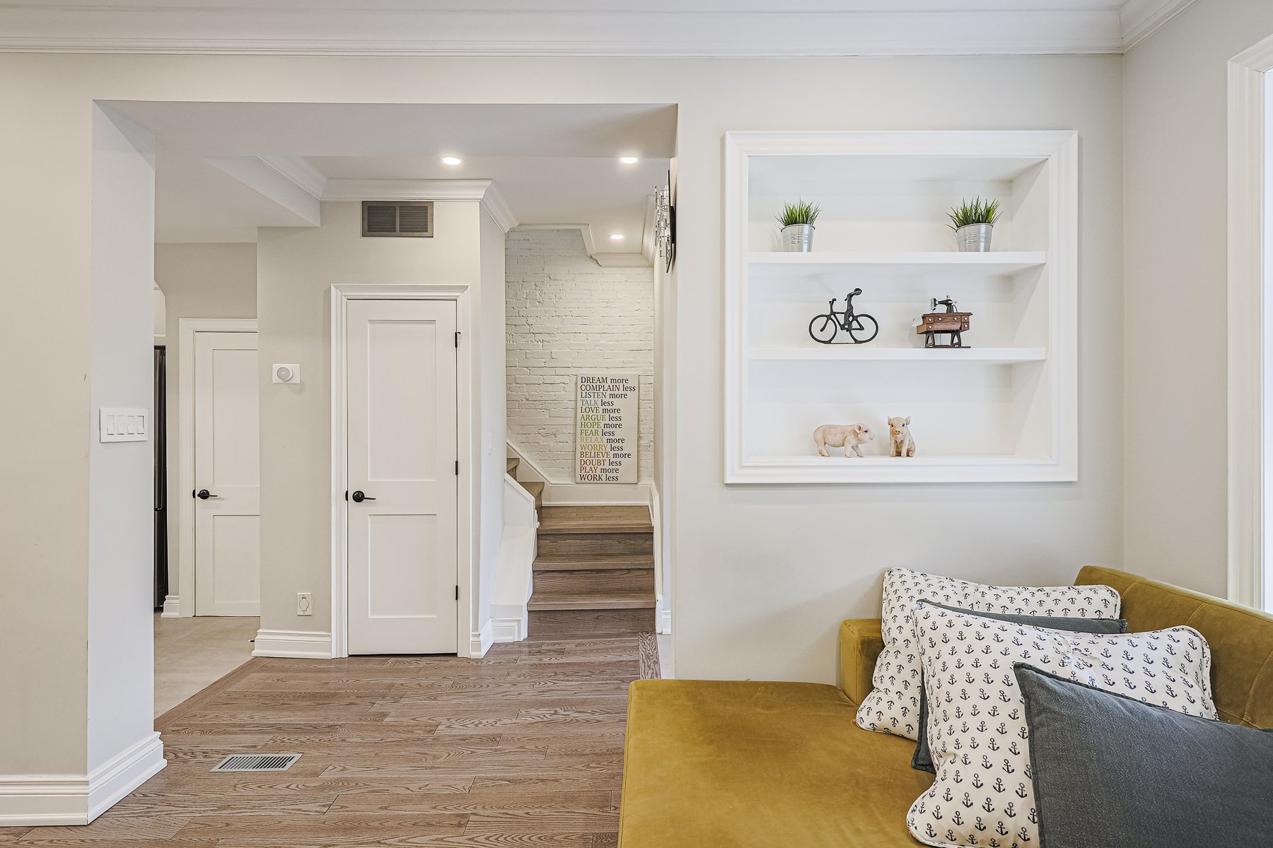 238 Roselawn Ave MLS-19.jpg