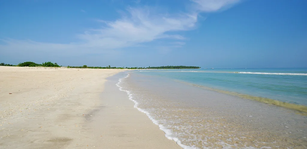 The Best Beaches of Sri Lanka need your help -  the “Plastic Footprint” movement!