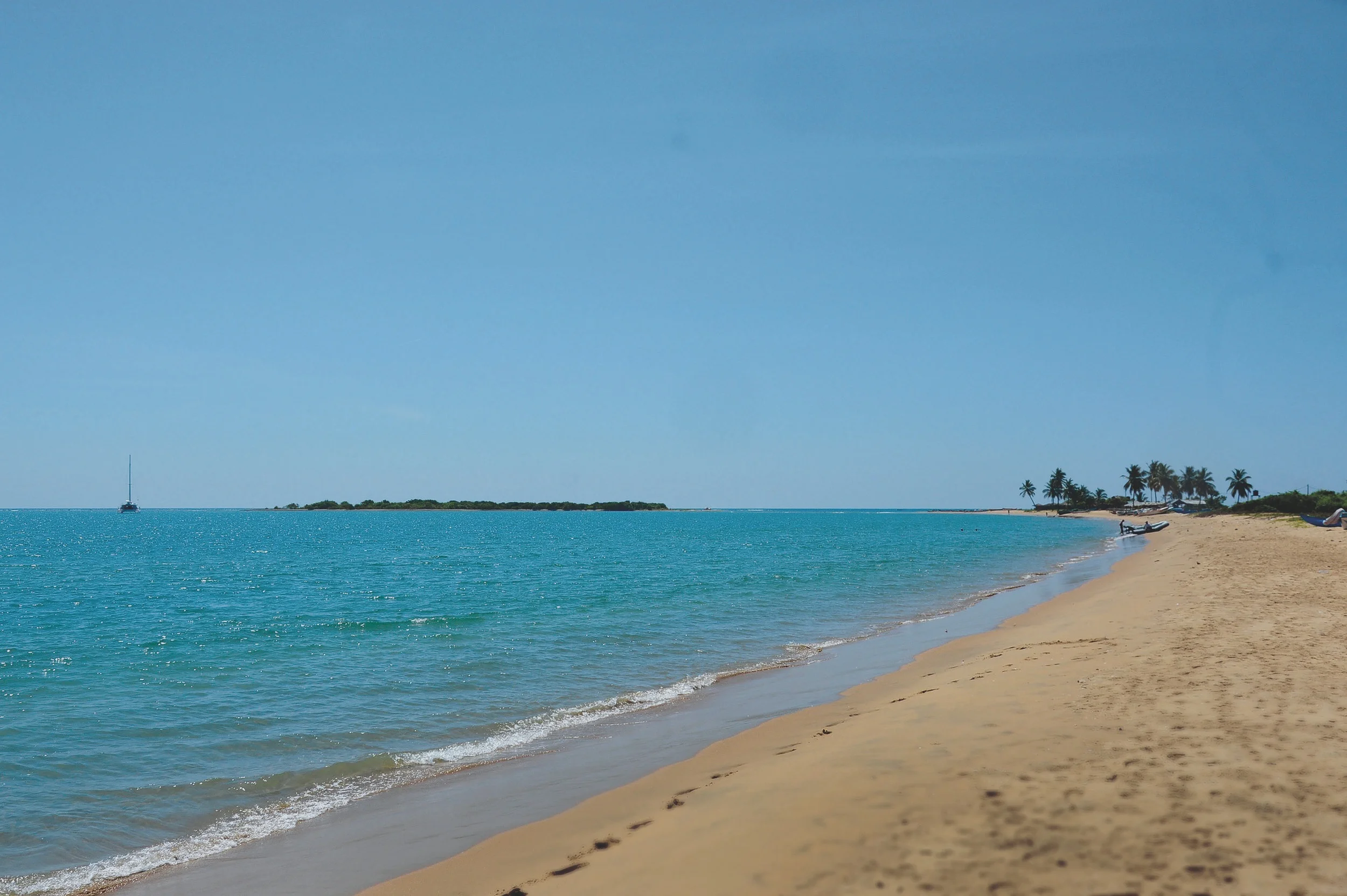 beaches-sri-lanka-sailing.jpg