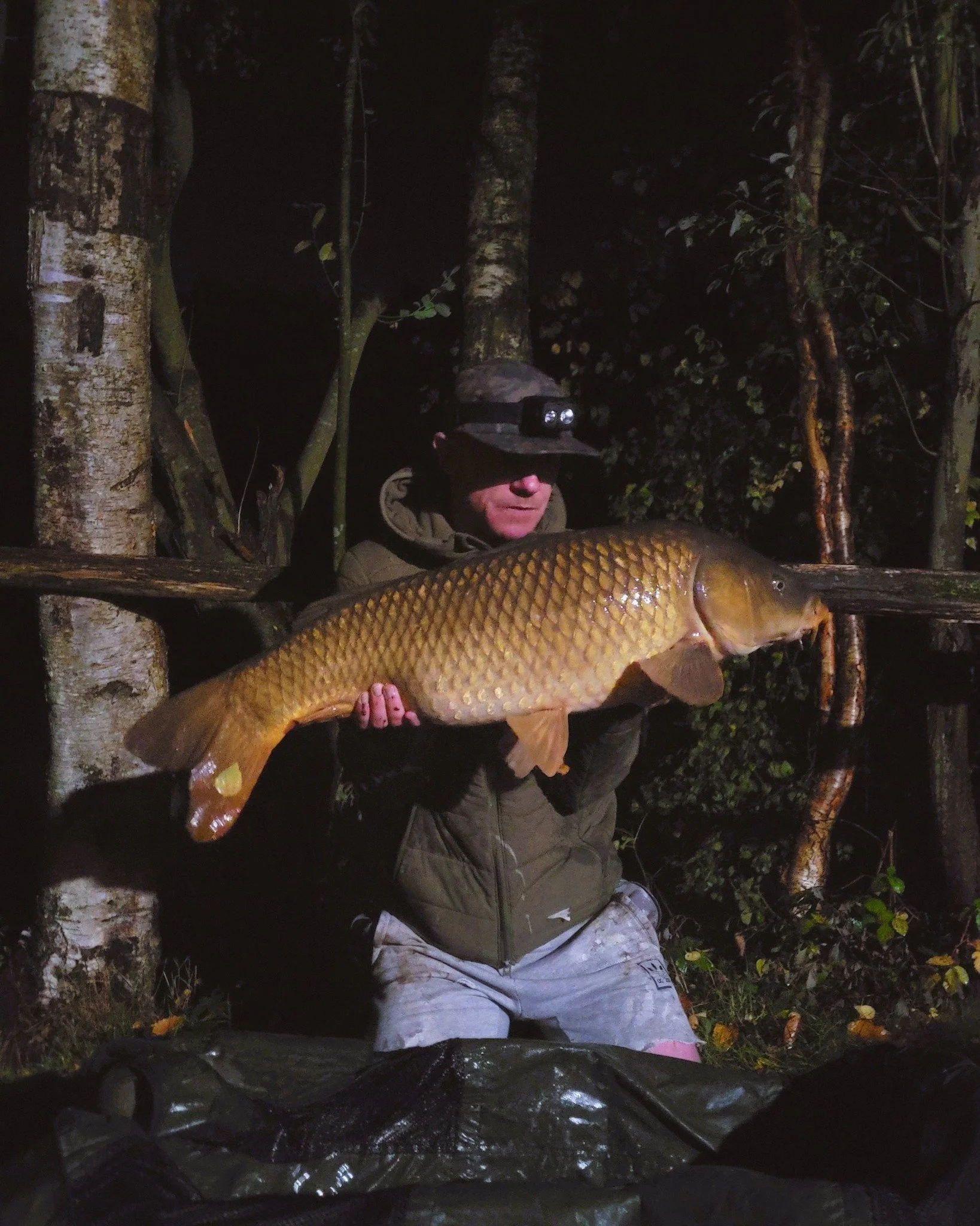 Jess and Jake stayed with us caught this lovely 24lb common carp and during their stay and left with some very happy memories. We love hearing "we will be back in the summer!" - the swim will be waiting.

Summer availability is filling up. 