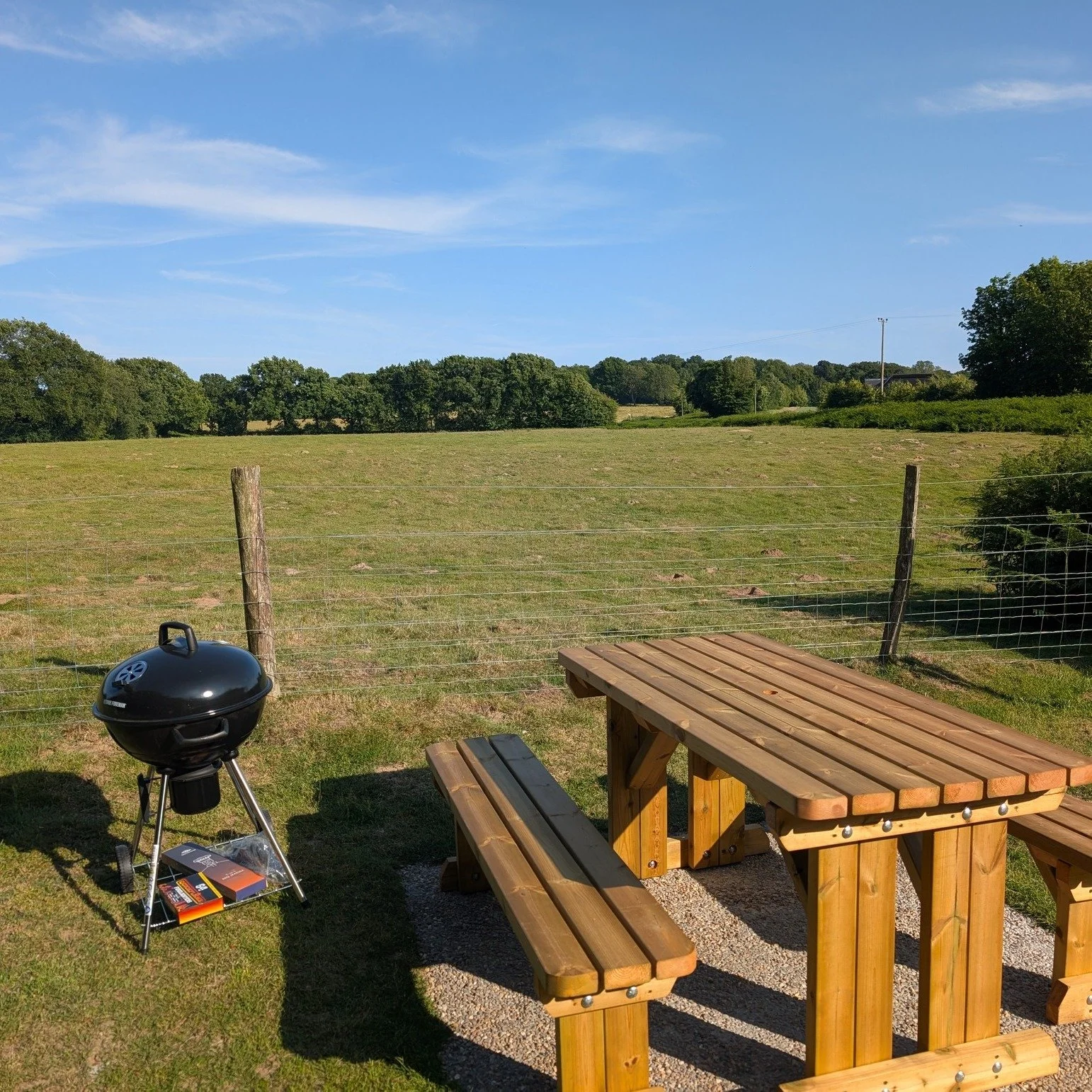 BBQ season is on its way 🌿🔥

There's something about a warm May evening, a fire going, friends and family around you. Roughlands is our countryside escape just next door to the lakes - open fields, fresh air, and all the space you need to slow down