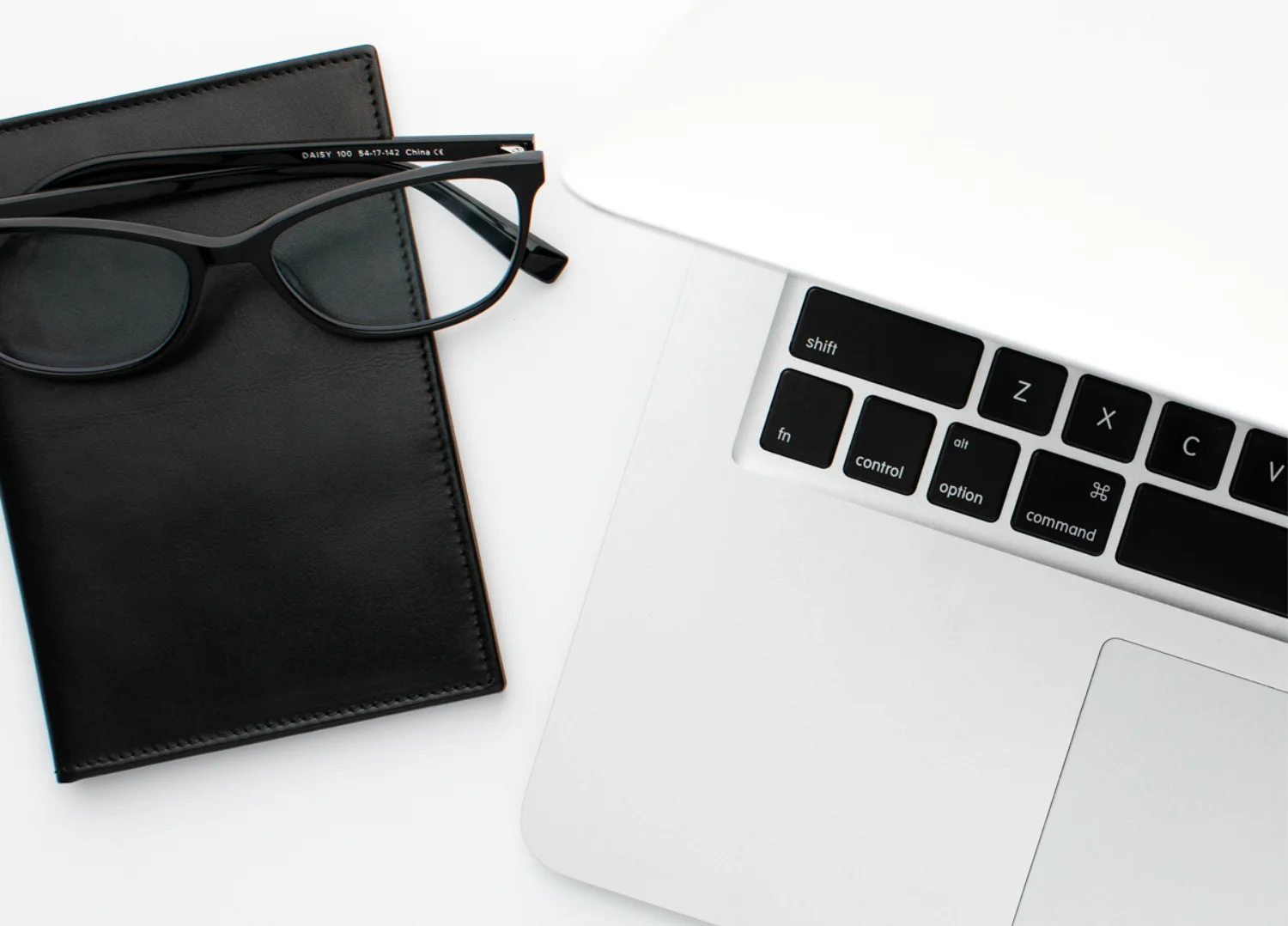 3 laptop-blk-notepad-glasses.jpg