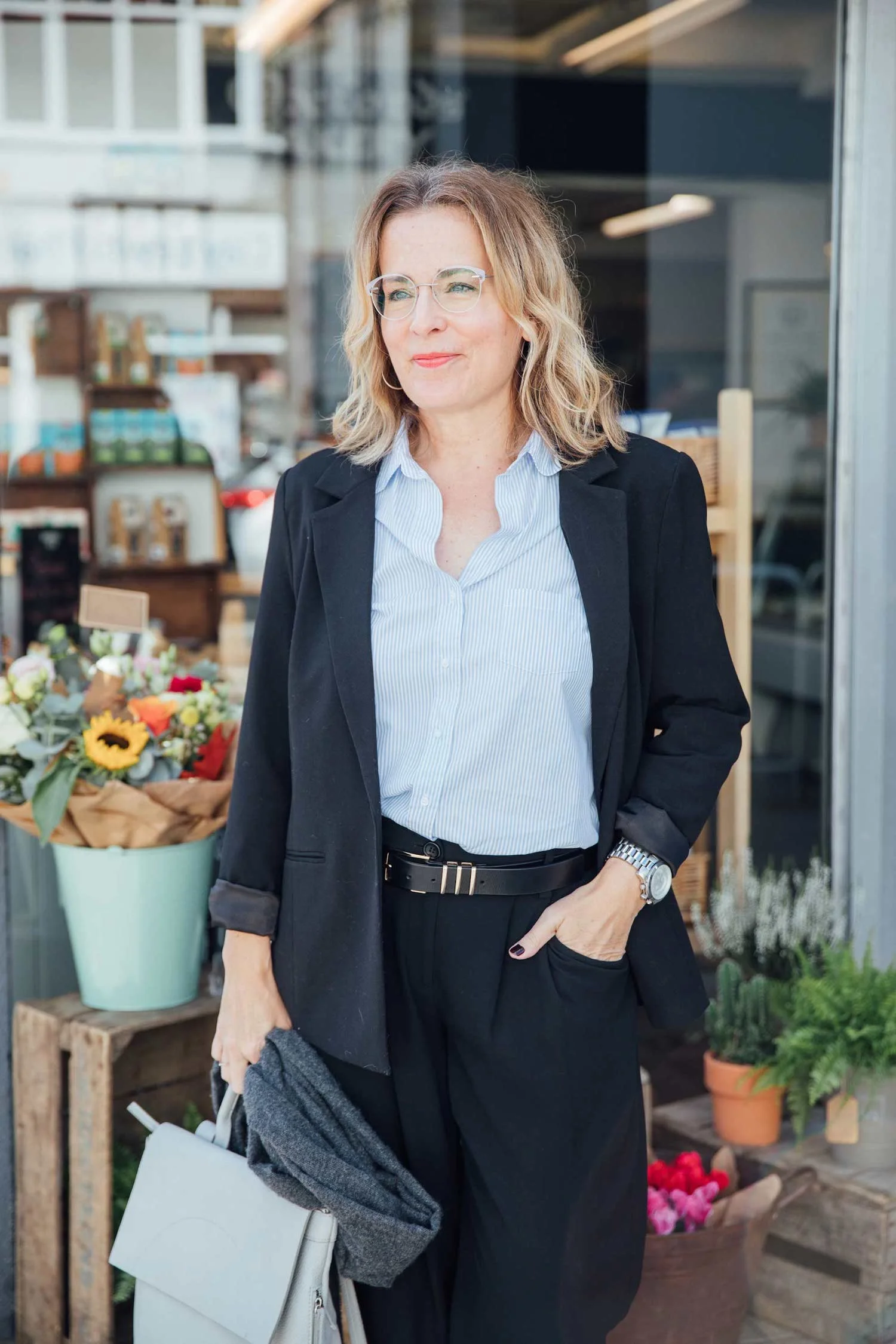 1 amanda start-wearing-relaxed-blazer-and-trousers.jpg