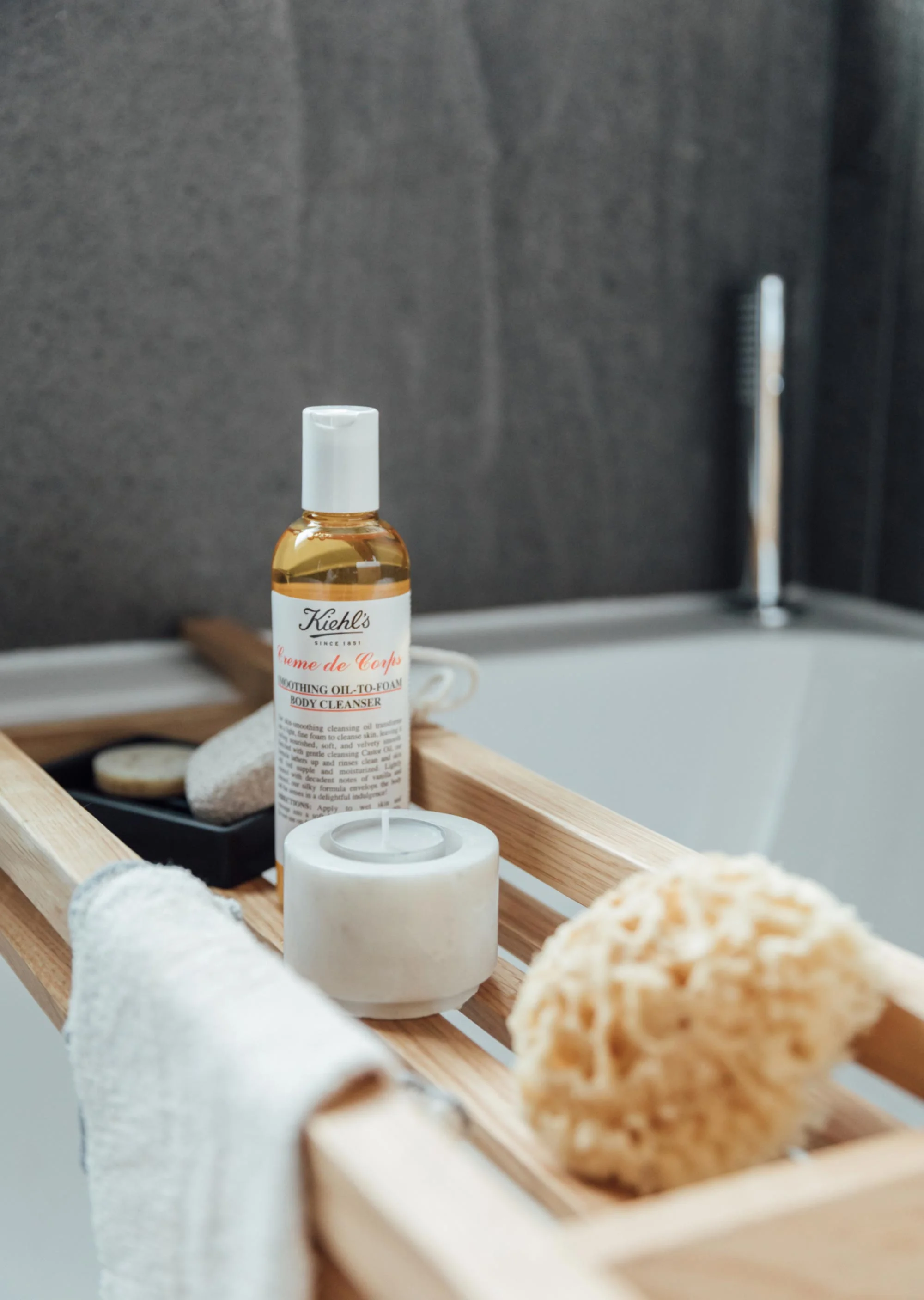 12 the-white-company-oak-bath-tidy.jpg