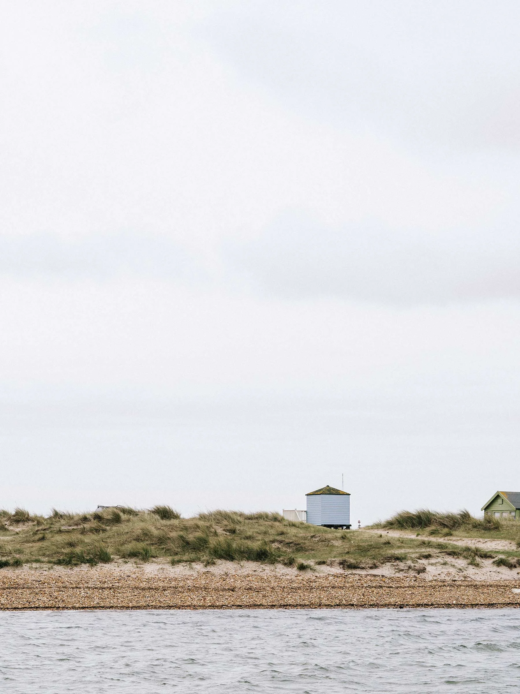 6-beach-hut-in-sand-dunes.jpg
