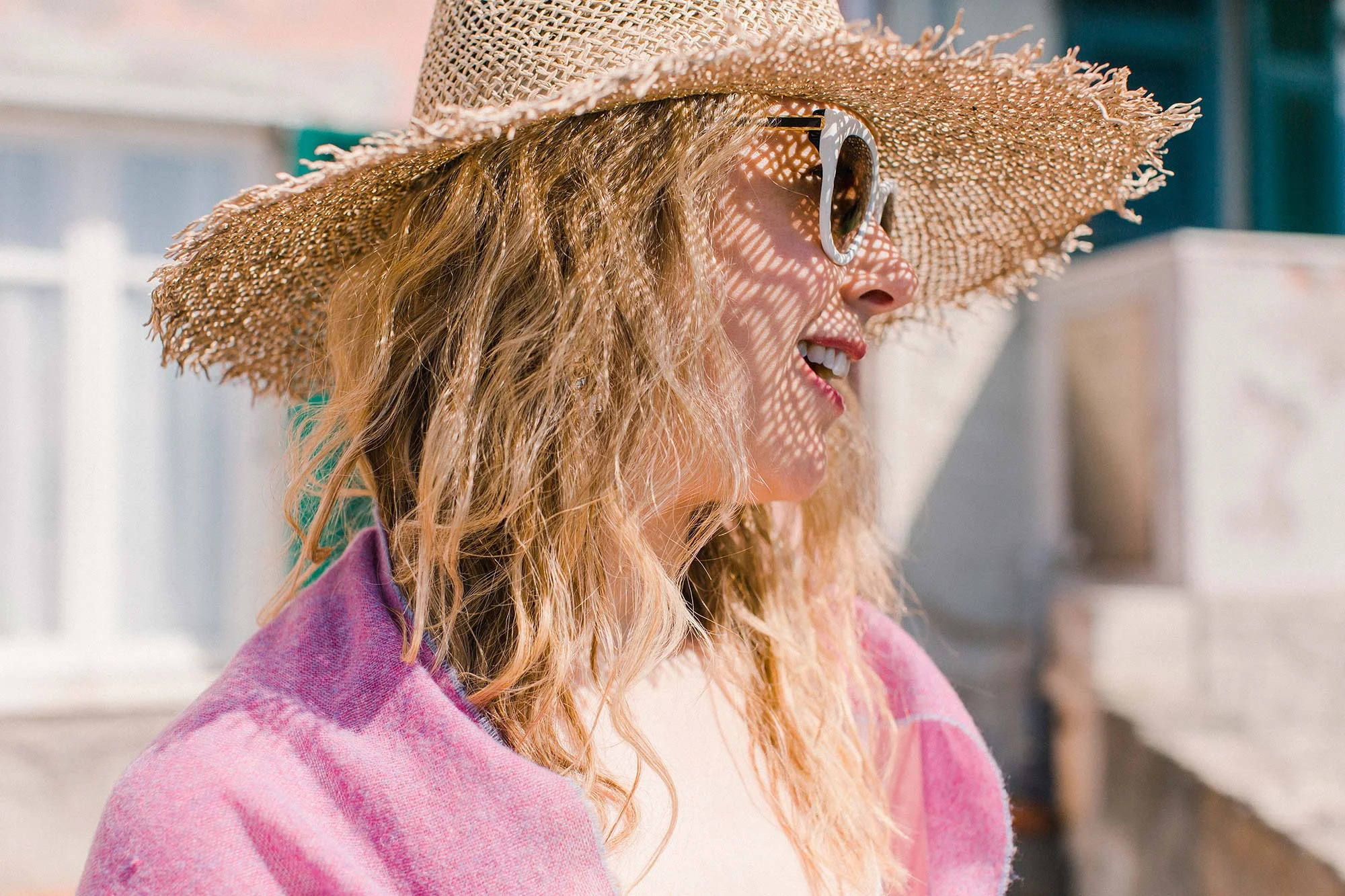 10 summer-dressing-straw-hat-sunglasses-and-cashmere-shawl.jpg
