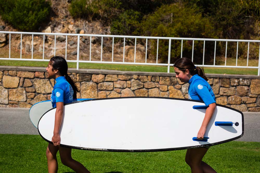 Surfing 2019-5047.jpg