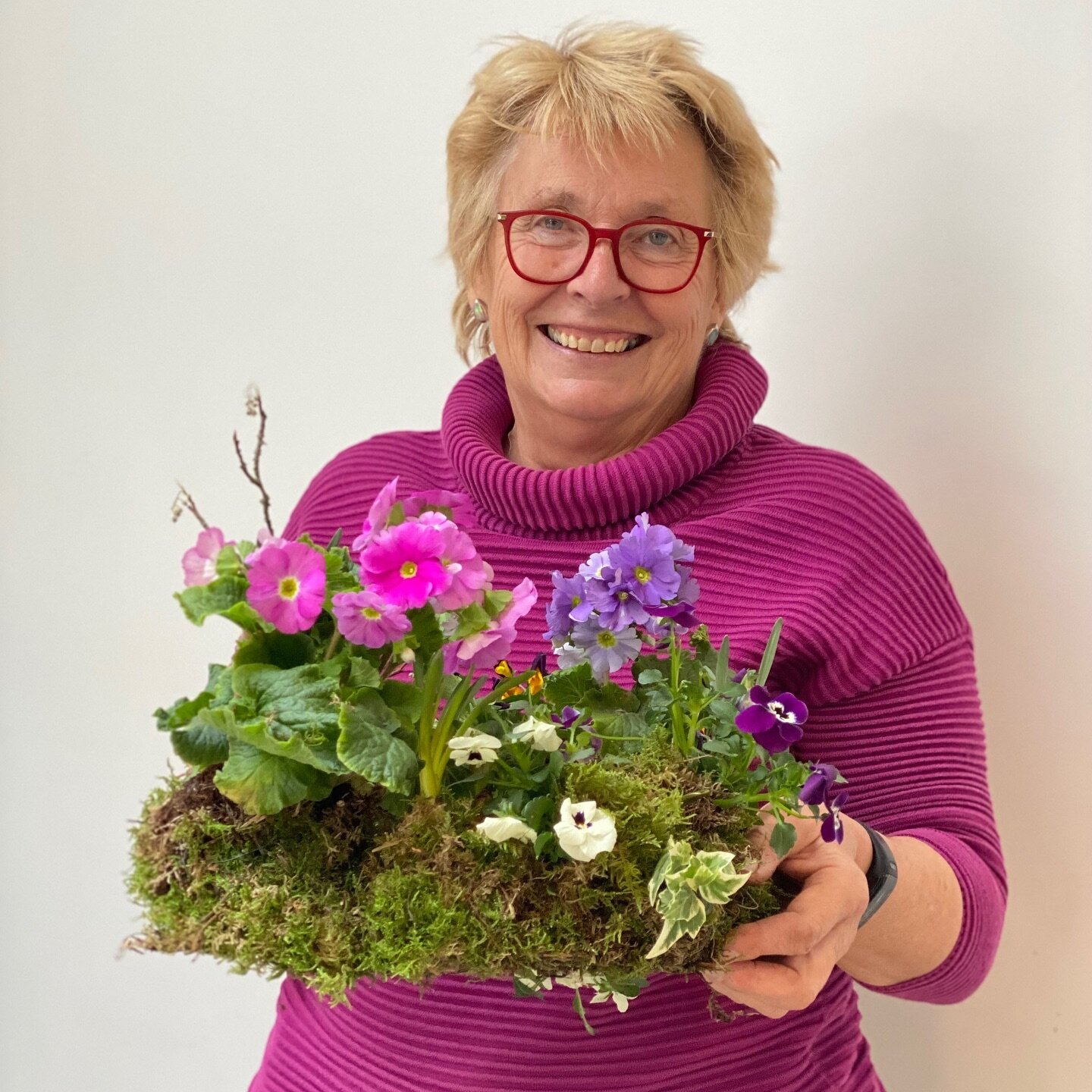 Mother's Day Spring Living Wreath Workshop

Give the gift of creativity this Mother's Day! Join us at The Bath Flower School for a wonderful experience creating beautiful 'living' spring wreaths with your loved ones.

📅 When:
9th March
Time slots: 
