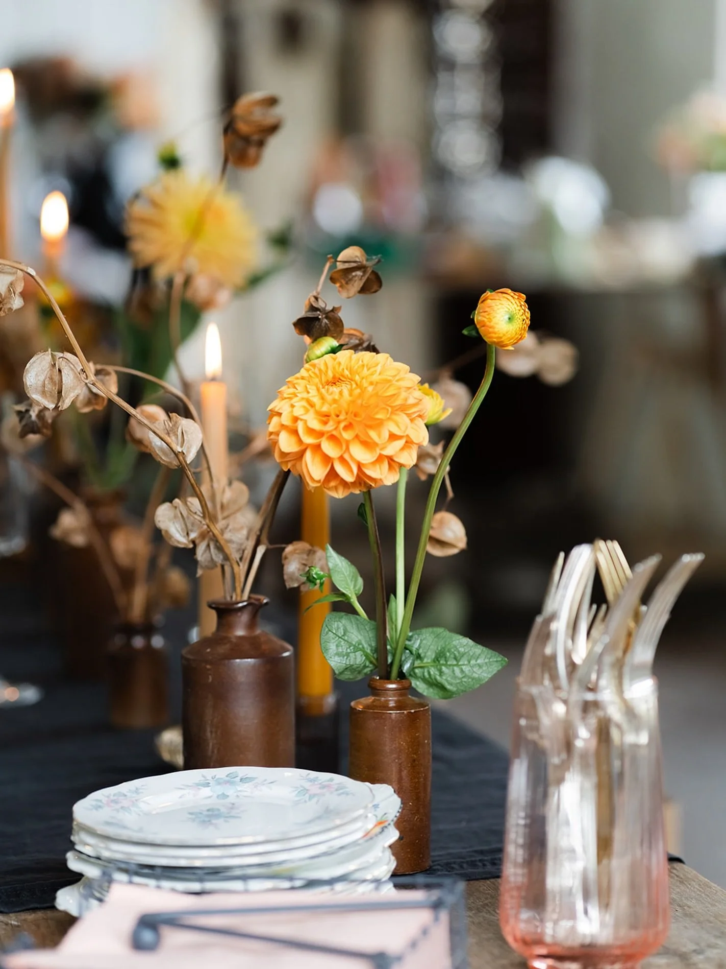 Happy Monday Lovelies,

A very exciting week ahead at the school. After a record sell-out, we&rsquo;re thrilled to welcome the talented Jennie Evans of @libertylaneflowers as our guest teacher for her Wedding Flowers Masterclass, taking place on Tues