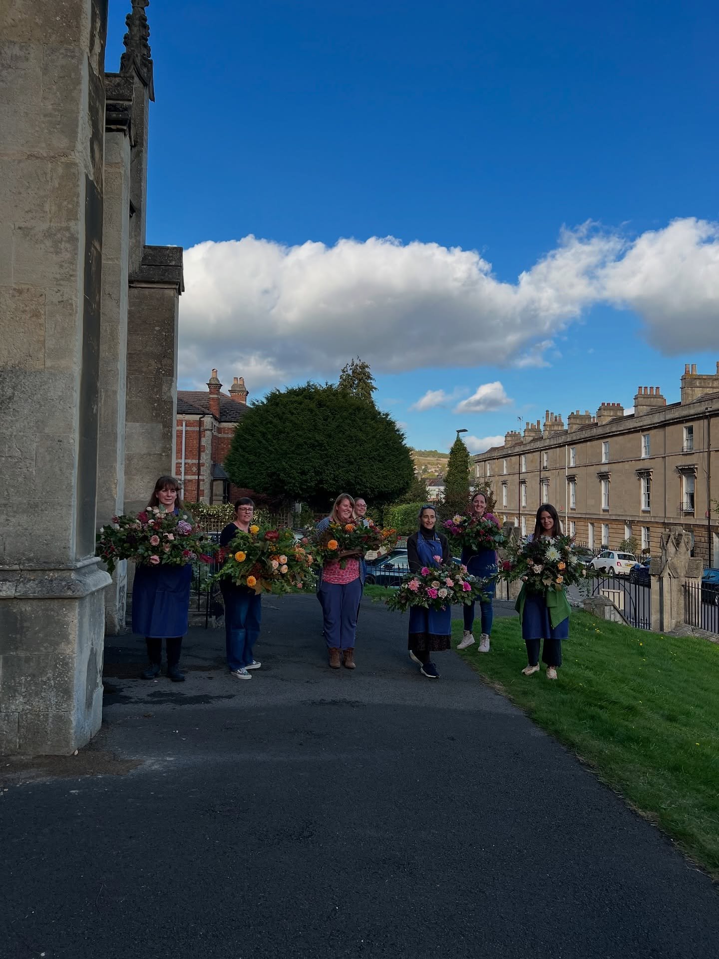 Happy Monday Lovelies

This week at the flower school we slow the pace with our two day Sustainable Sympathy Flowers course. It is always a joy to teach. Sympathy work remains one area of floristry that is still largely traditional in style and heavi