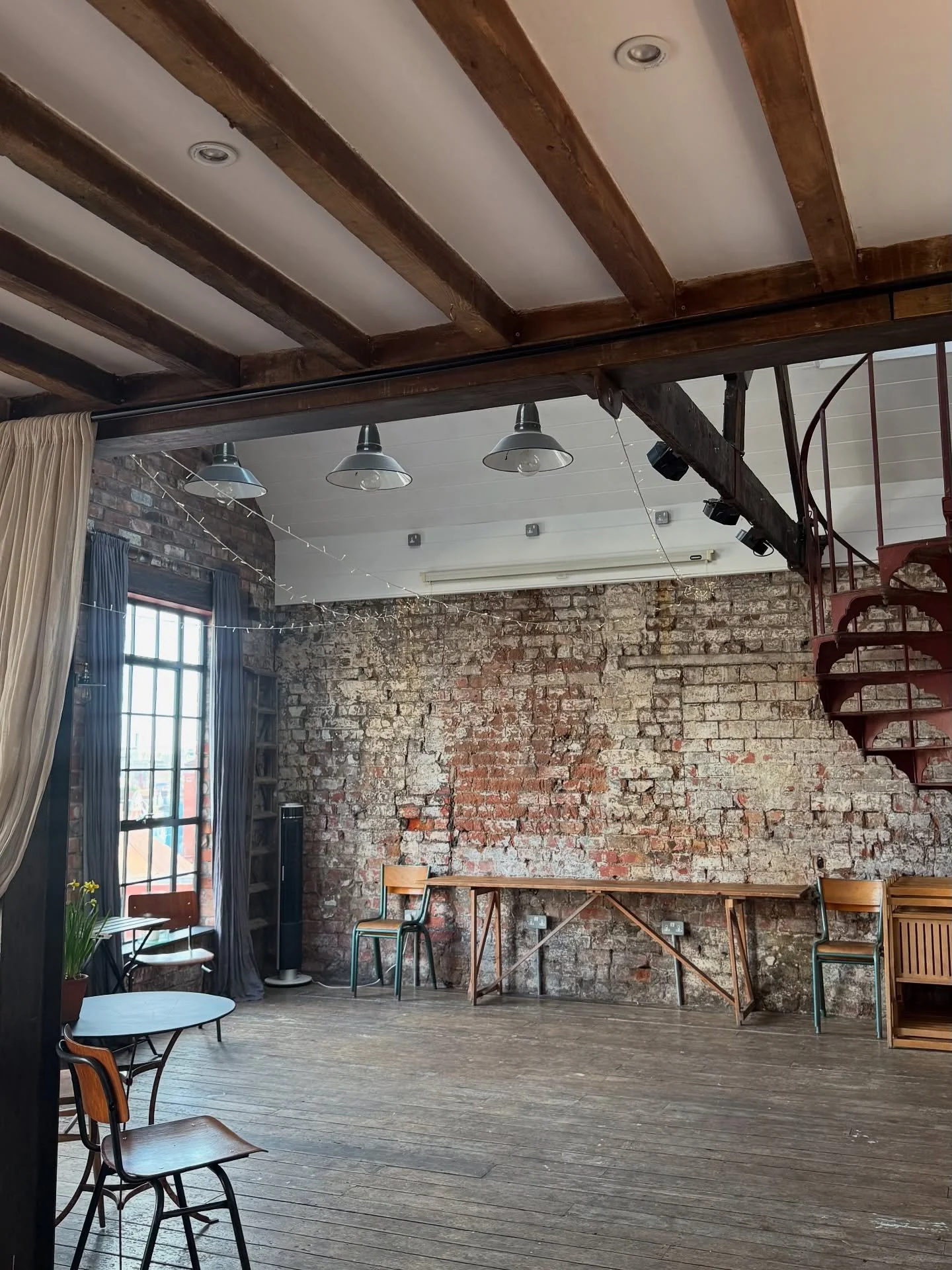 The final day of our April Wedding Flowers Course is going to be something rather special.

For this course we are taking the installation and photoshoot beyond Bath and into Bristol, working at the beautiful wedding venue @theforgebristol 

The Forg