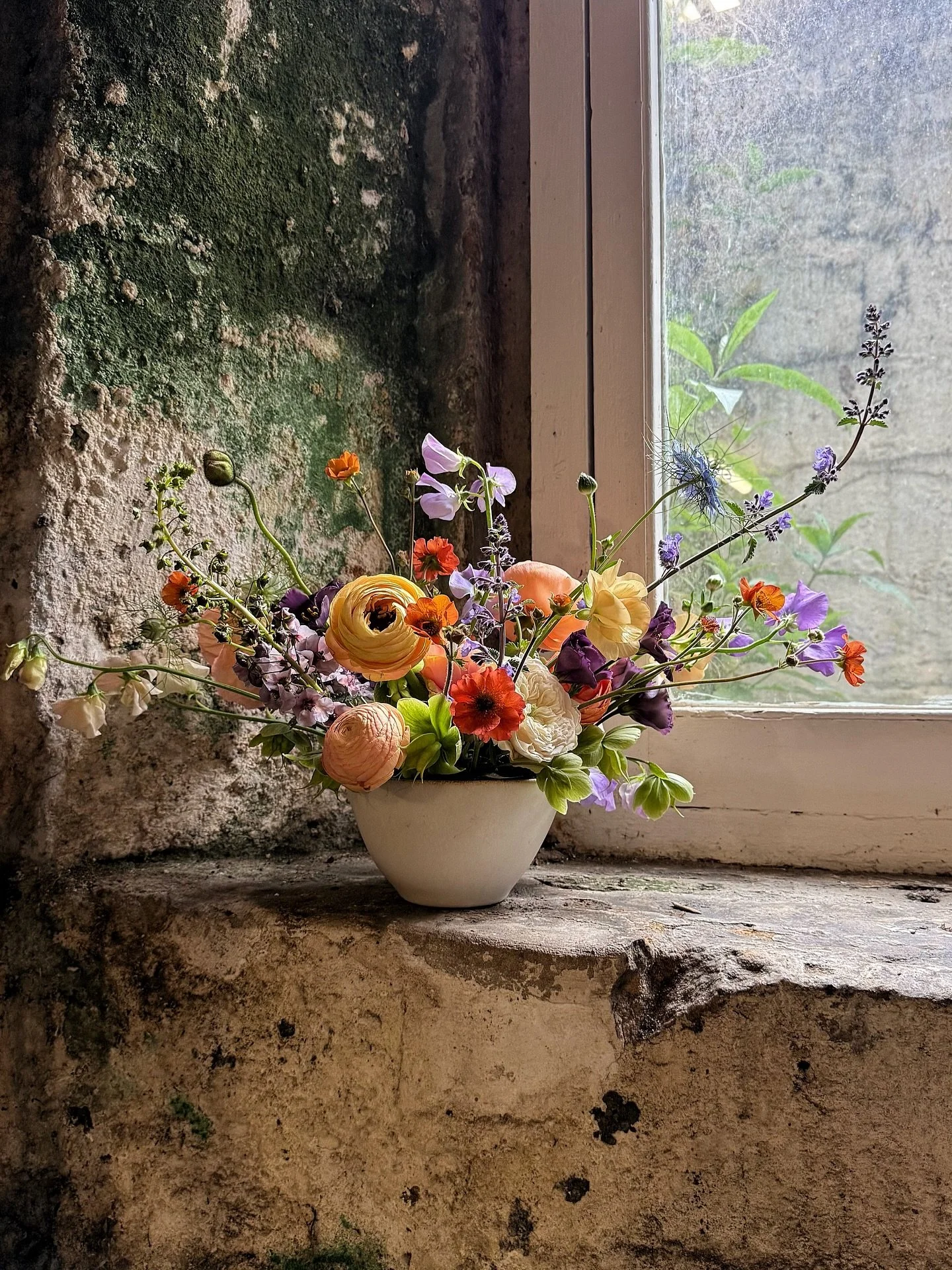 Professional Floristry Course 
Day Two

Today focused on compote bowl table centres using sustainable mechanics and a far more considered approach to floristry design. We spent time thinking carefully about shape, balance, colour, texture and movemen