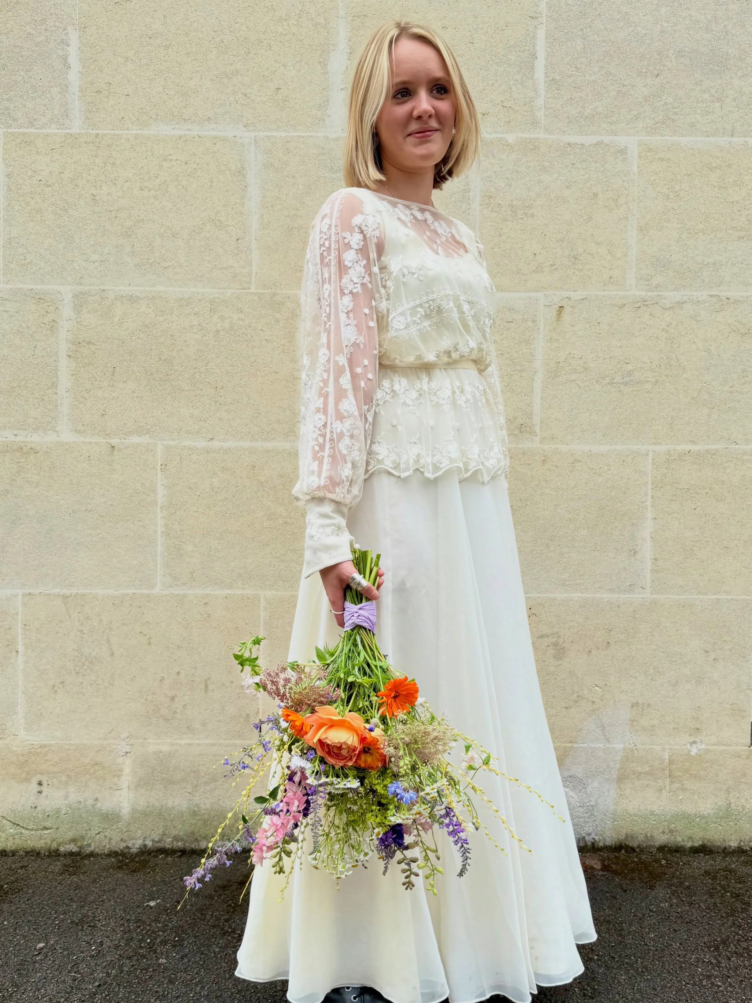 FLORISTRY FOUNDATION COURSE 
Days 3 &amp; 4

Day 3 was all about wiring and finishing details. We compared wired buttonholes with natural buttonholes, with no wire used, and the overriding preference was for the latter. We also created flower crowns,