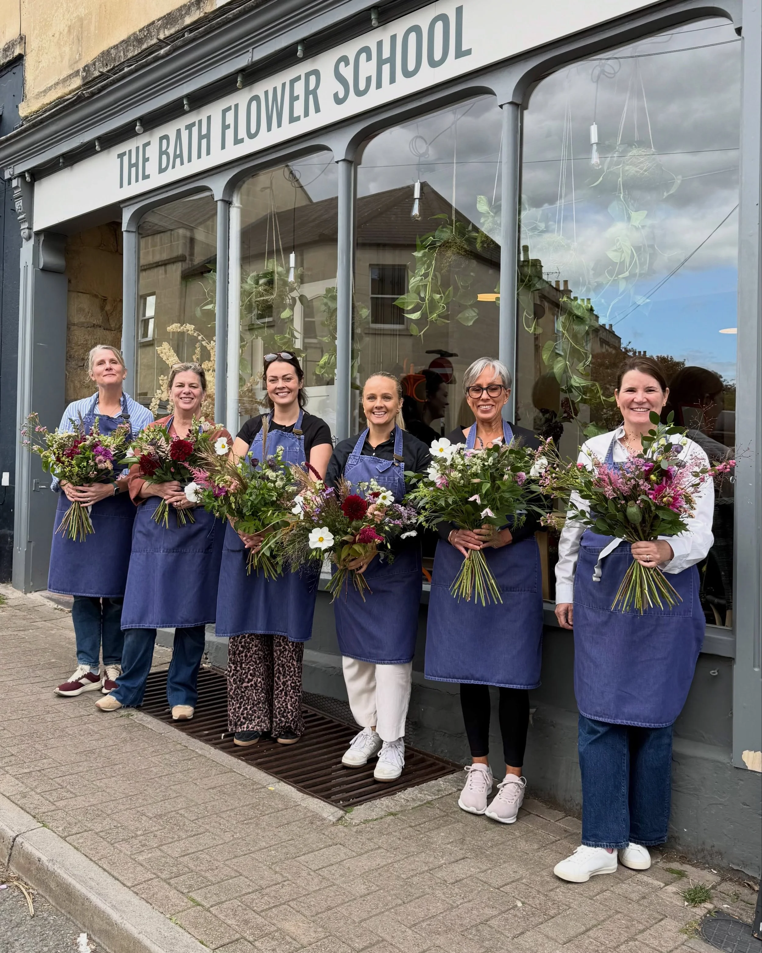Happy Monday lovelies!! 

Hope you&rsquo;ve enjoyed the long bank holiday weekend.

And just like that, the school room is open again. Wednesday brings the Hand Tied Bouquet Workshop, and Thursday the DIY Wedding Flowers Course. We&rsquo;re beyond ex