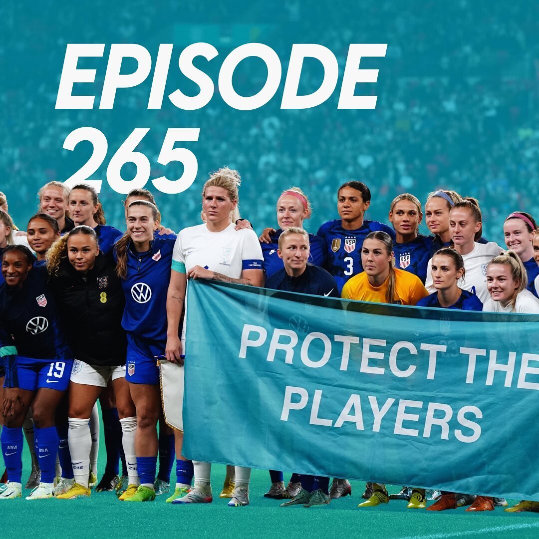 𝗟𝗜𝗩𝗘 from @smacatnd! On this week's podcast recorded at Notre Dame, @footybedsheets @jessicawluther @mirarose06 @brenelsey and @linzsports discuss the protection of athletes as laborers and the importance of sports unions, with a focus on news co