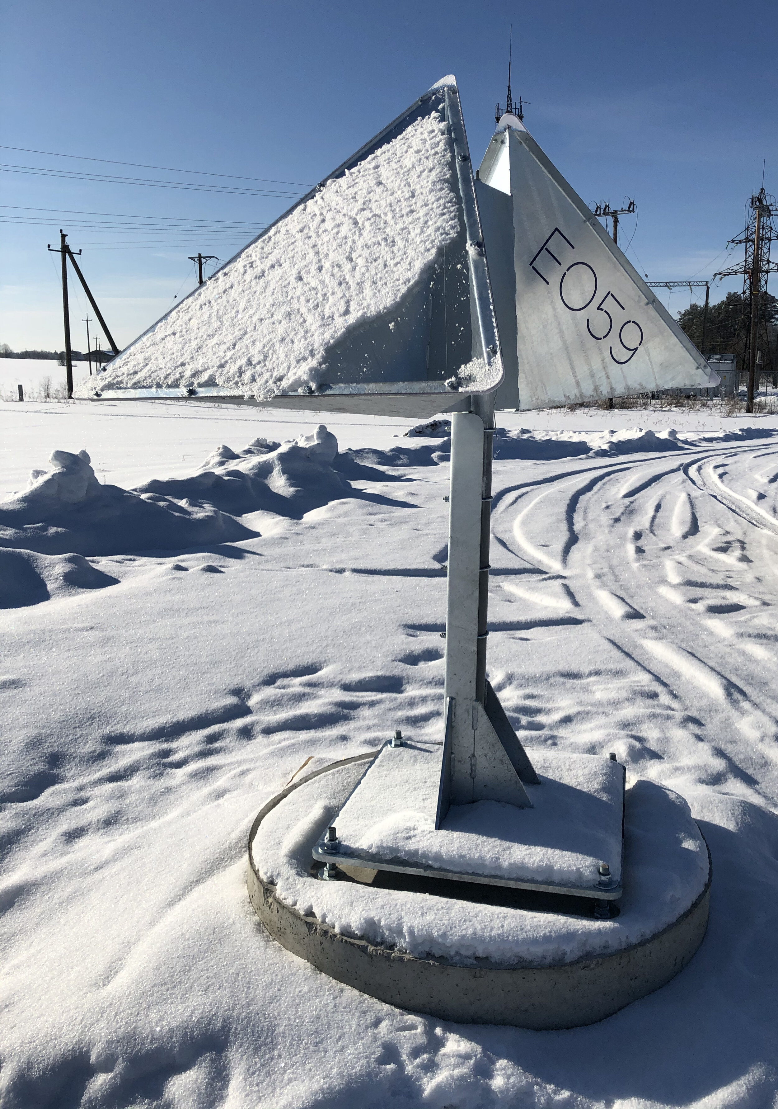 reflector in snow.jpeg
